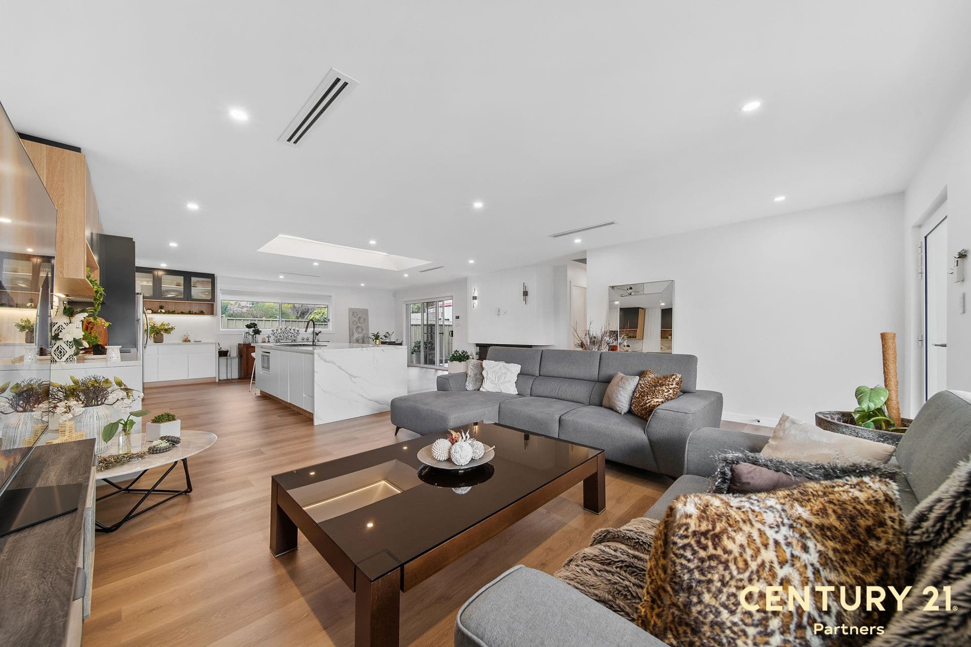 20 Godfrey Avenue, West Hoxton, NSW, 2171, West Hoxton - Thumbnail 2