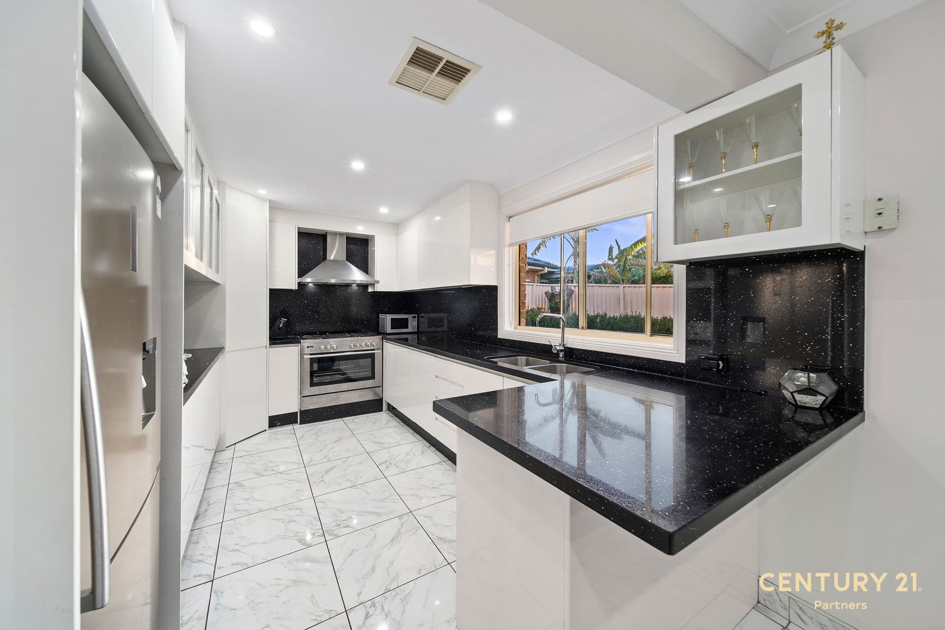 2B Symons Place, West Hoxton, NSW, 2171, West Hoxton - Thumbnail 3