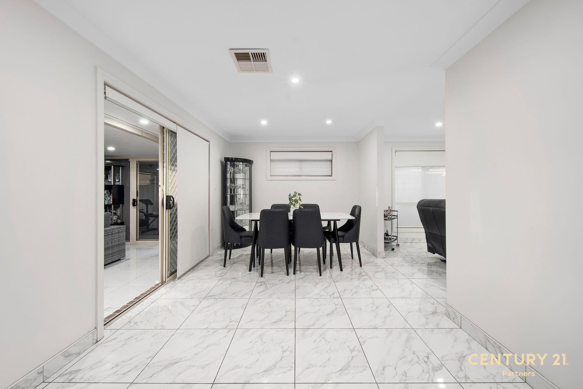 2B Symons Place, West Hoxton, NSW, 2171, West Hoxton - Thumbnail 4