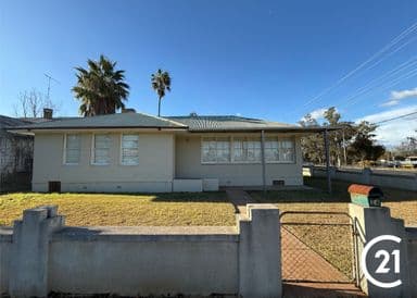 24 Spring Street, Forbes - Image 1