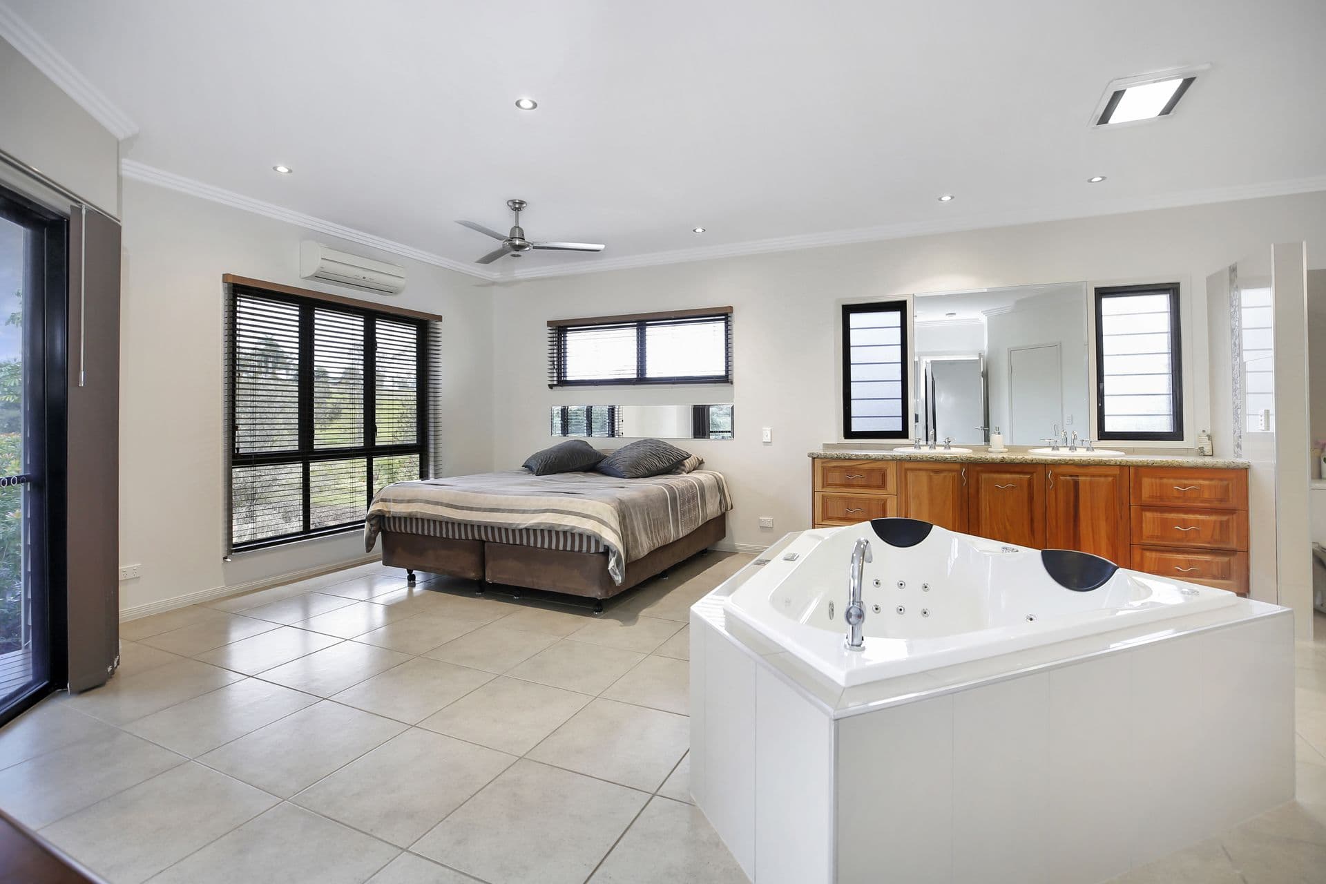 19 Eden Drive, Tinaroo, QLD, 4872, Kairi - Thumbnail 8