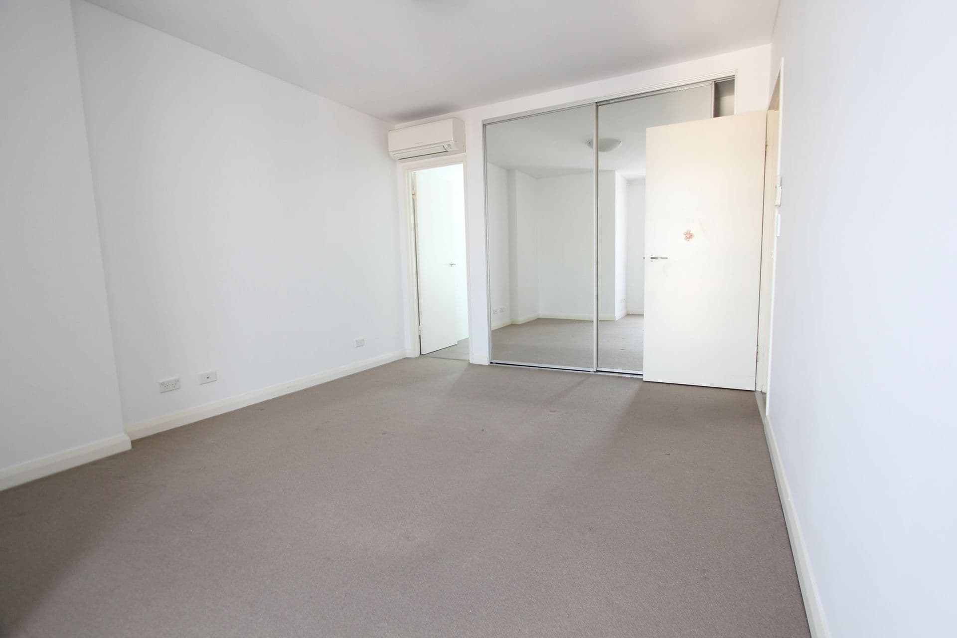 Shop 19-22/297-327 Macquarie Street, Liverpool, NSW, 2170, Warwick Farm - Thumbnail 6