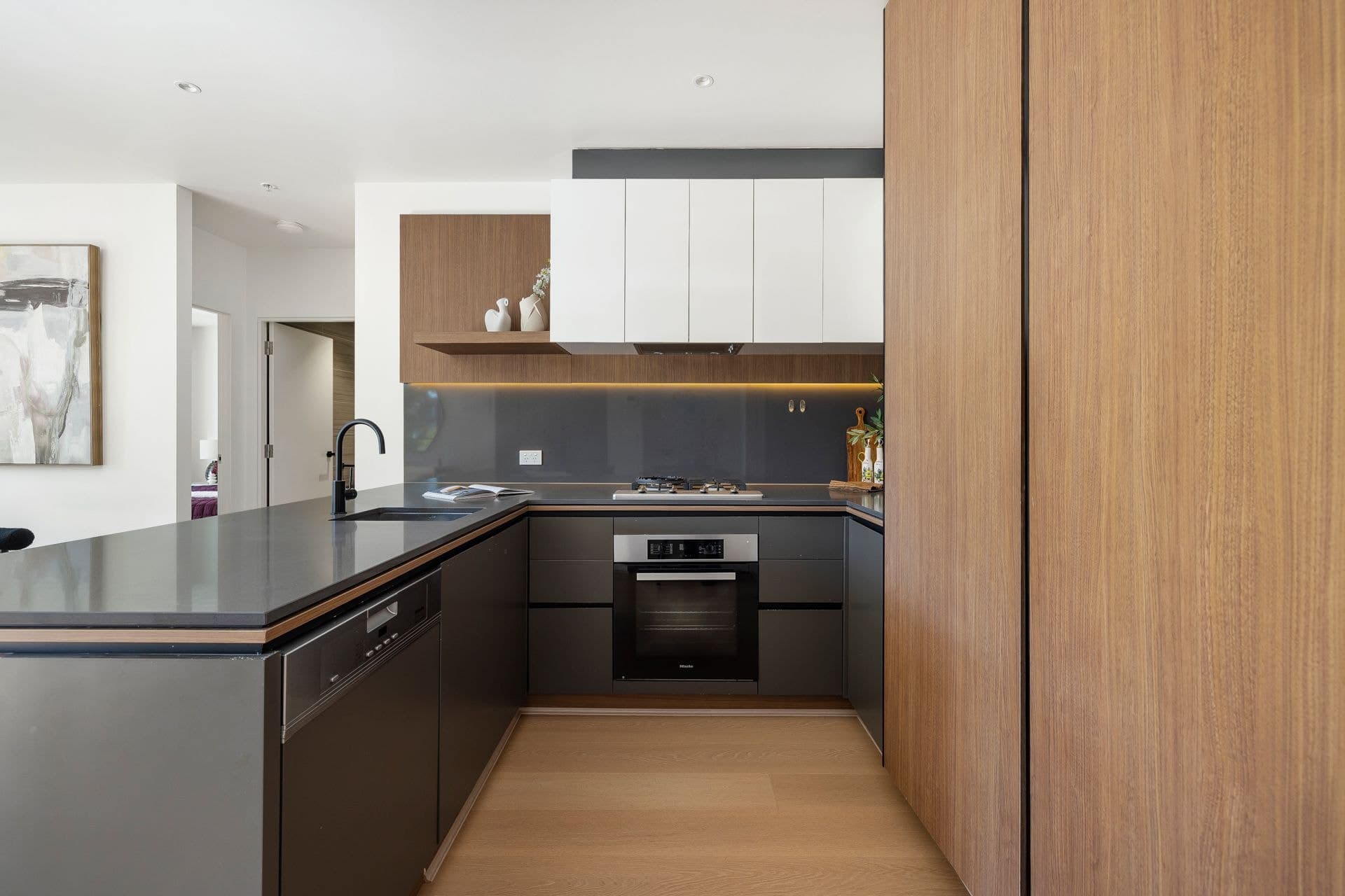 G20/692 Whitehorse Road, Mont Albert, VIC, 3127, Mont Albert - Thumbnail 3