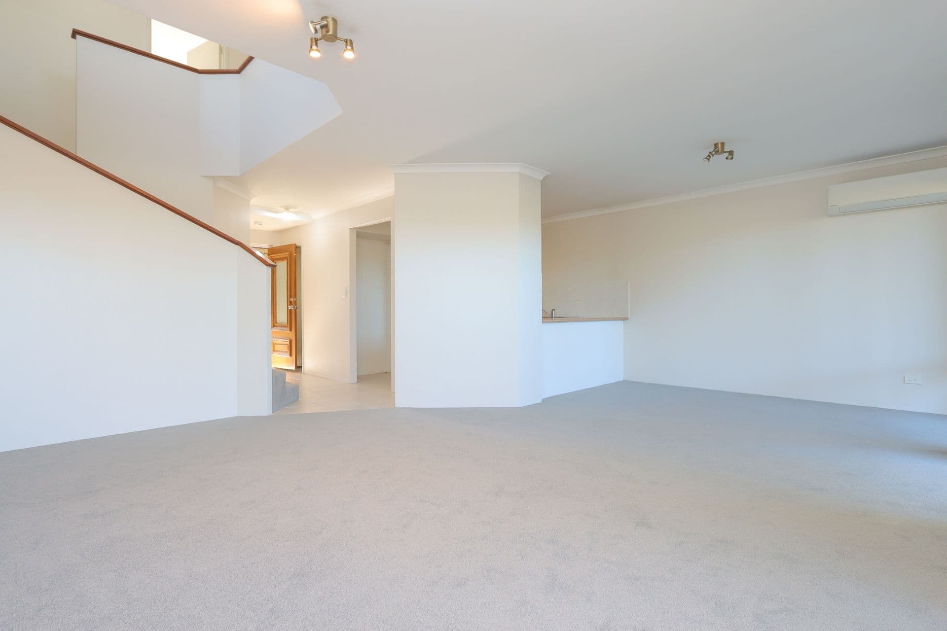 11/4 Marlo Place, Waikiki, WA, 6169, Waikiki - Thumbnail 2