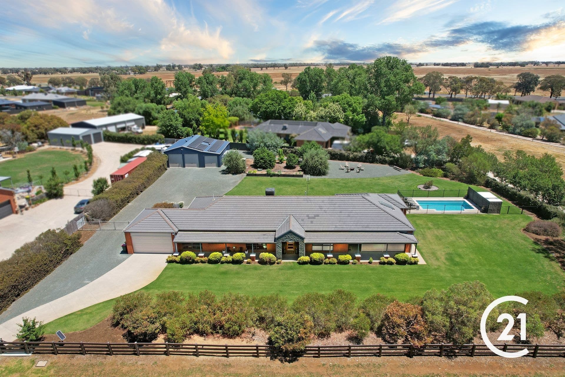 7 Ikona Drive, Echuca, VIC, 3564, Echuca - Thumbnail 2