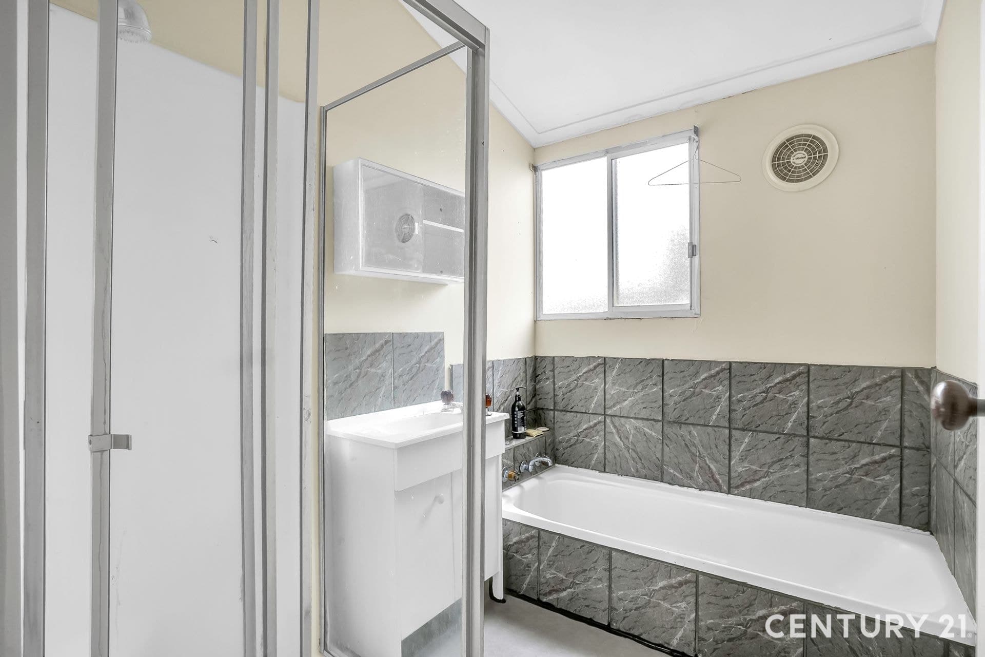 Suite 4 241-244 Caroline Springs Blvd, Caroline Springs, VIC, 3023, Rockbank - Thumbnail 8