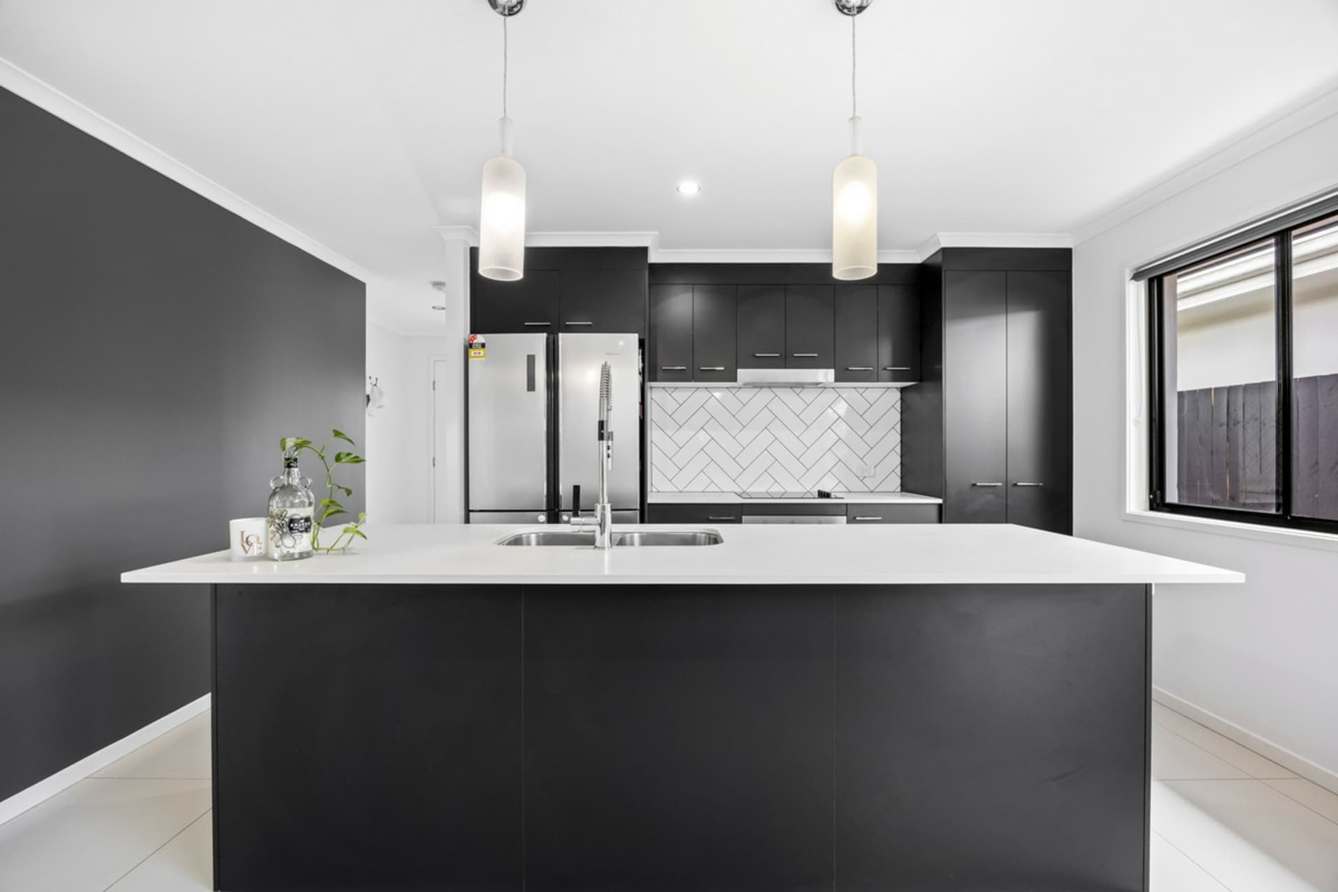 75 Leslie Crescent, Baringa, Baringa - Thumbnail 2