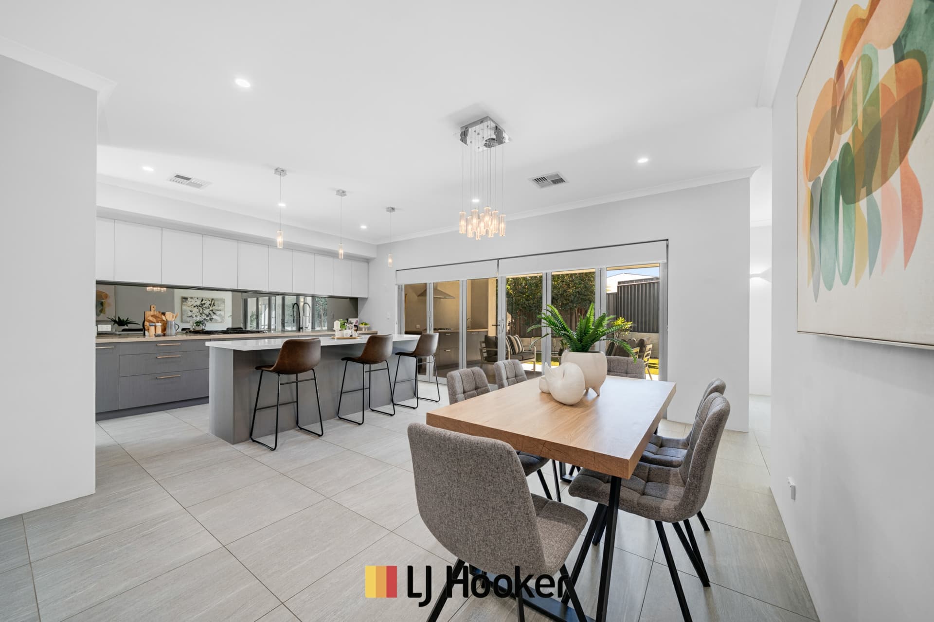 12B Martelli Place, Stirling, Stirling - Thumbnail 2
