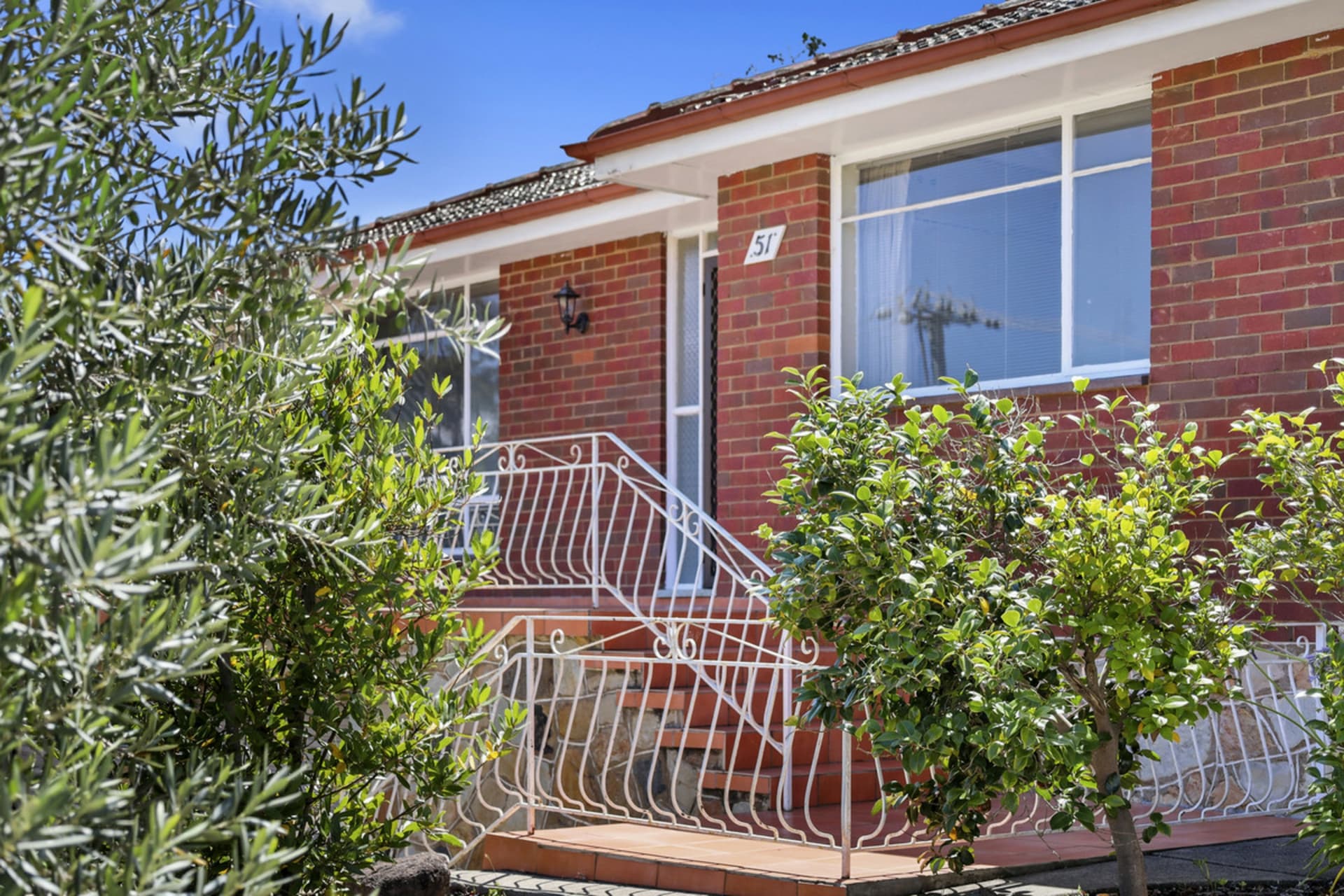 51 Gilmore Crescent, Garran, Garran - Thumbnail 2