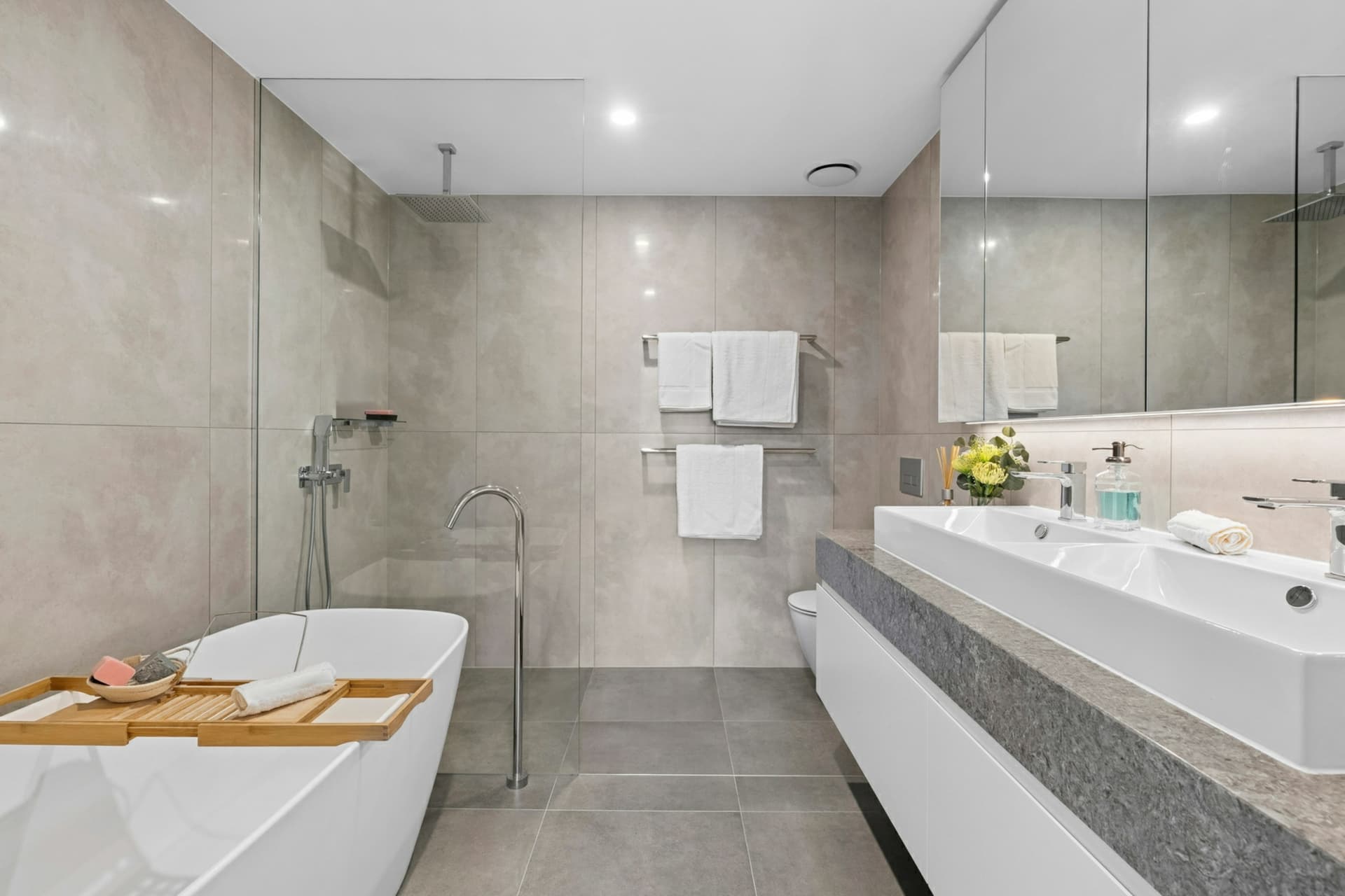 320/2 Anzac Park, Campbell, Campbell - Thumbnail 8