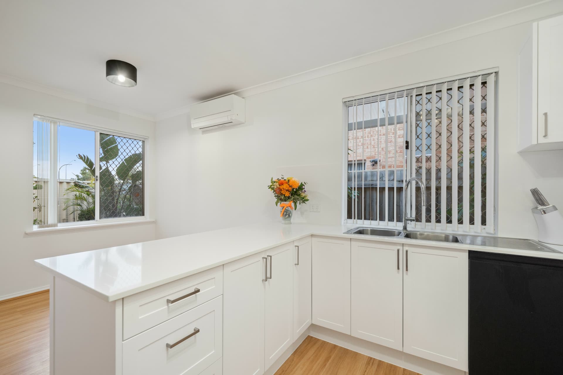 1 Henley Street, Como, Como - Thumbnail 7