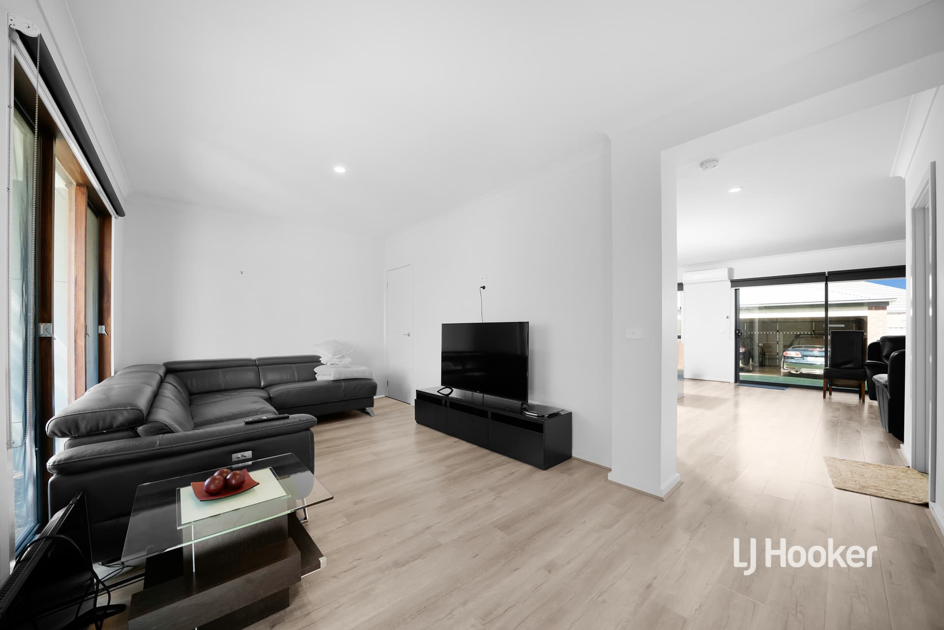 12 Bloom Street, Werribee, Werribee - Thumbnail 3