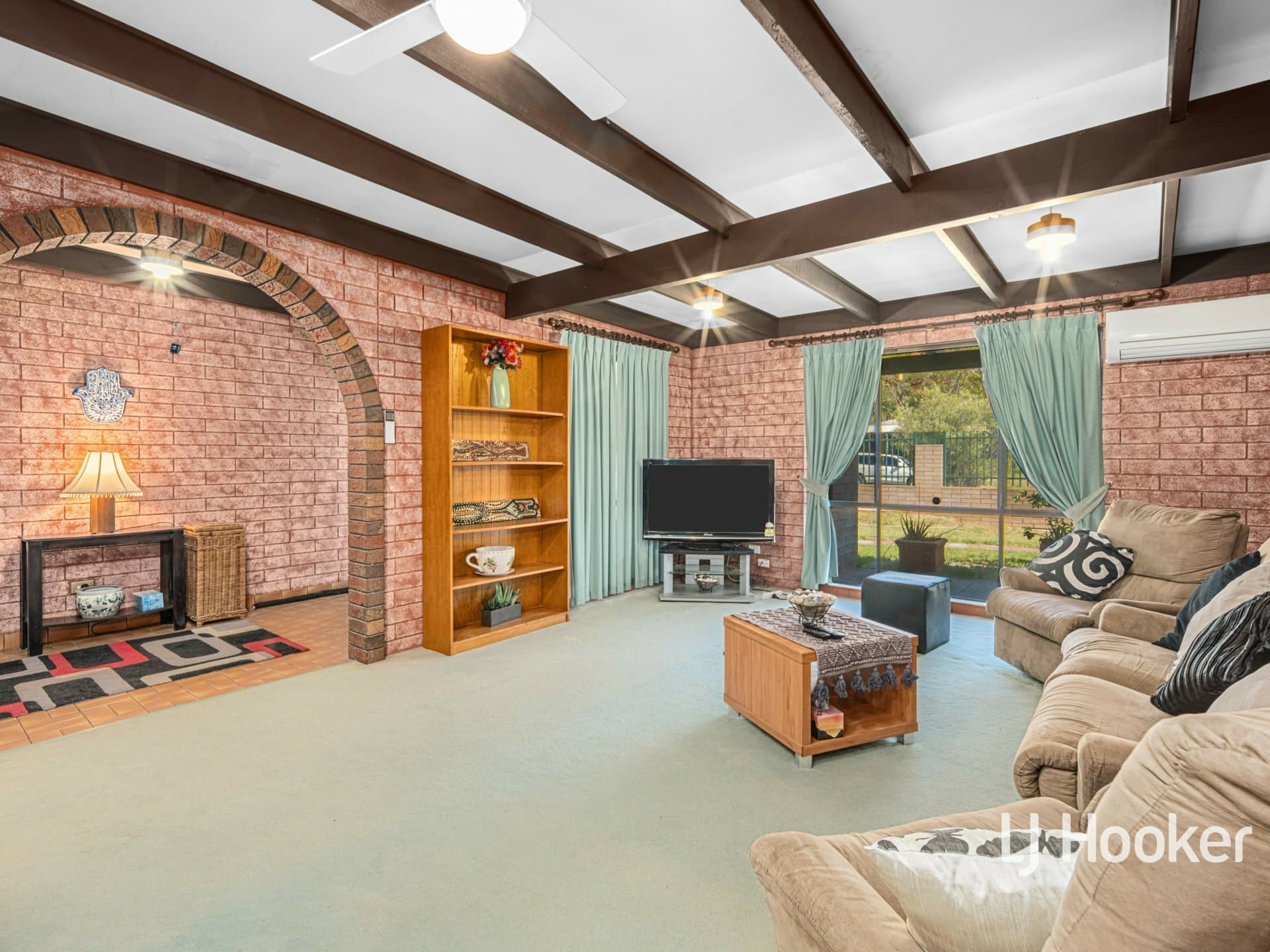 3 Dixon Road, Braitling, Braitling - Thumbnail 2