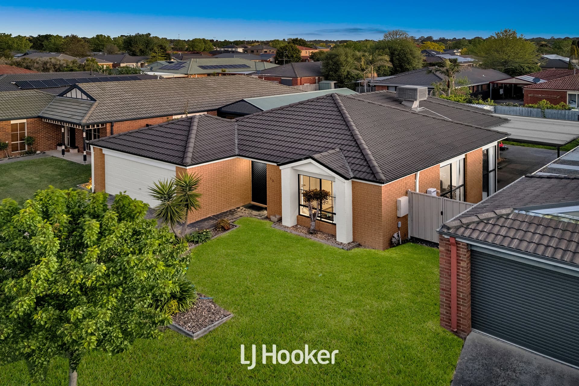 13 Chisholm Crescent, Narre Warren South, Narre Warren South - Thumbnail 2