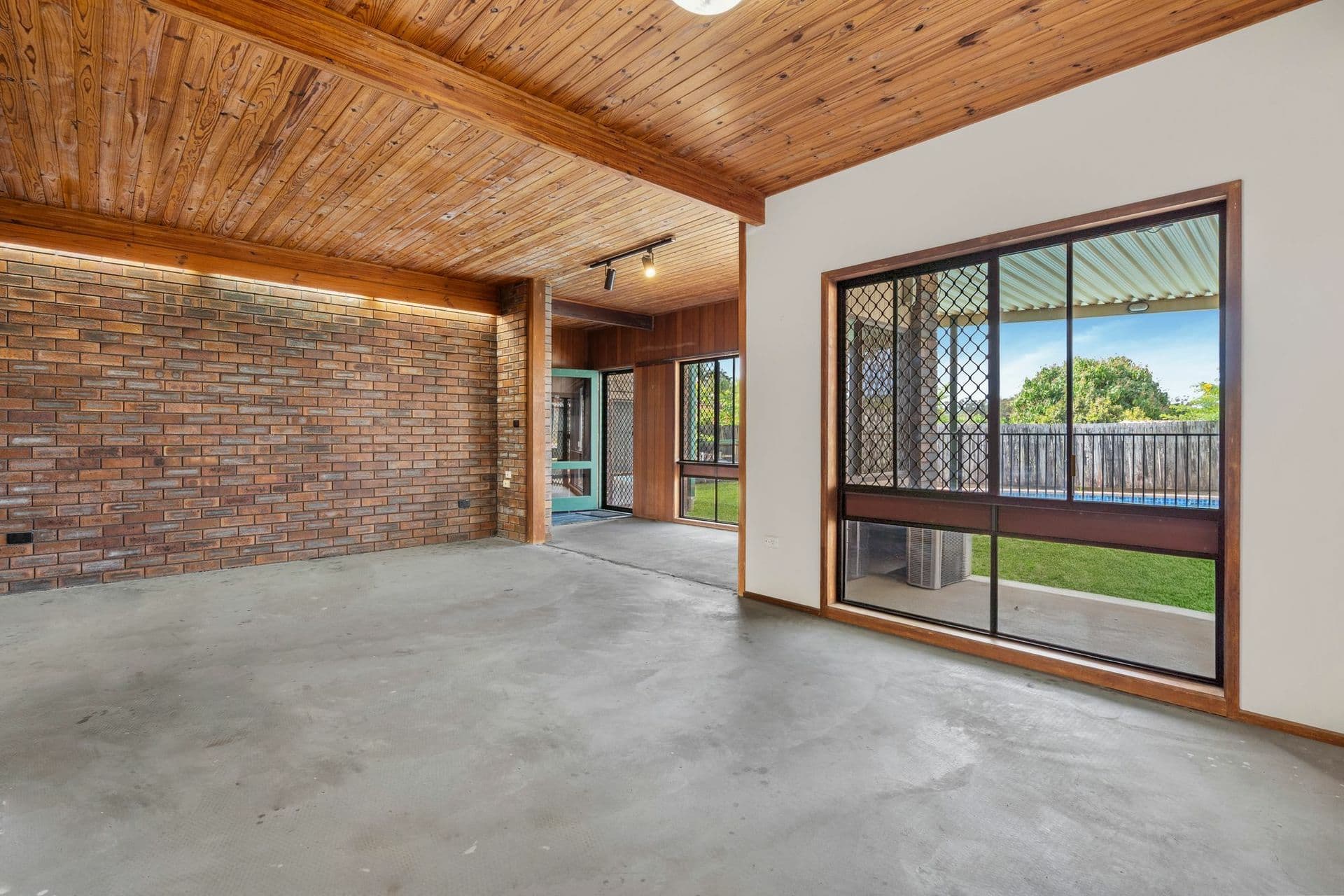 3 Mara Court, Ashmore, Ashmore - Thumbnail 4