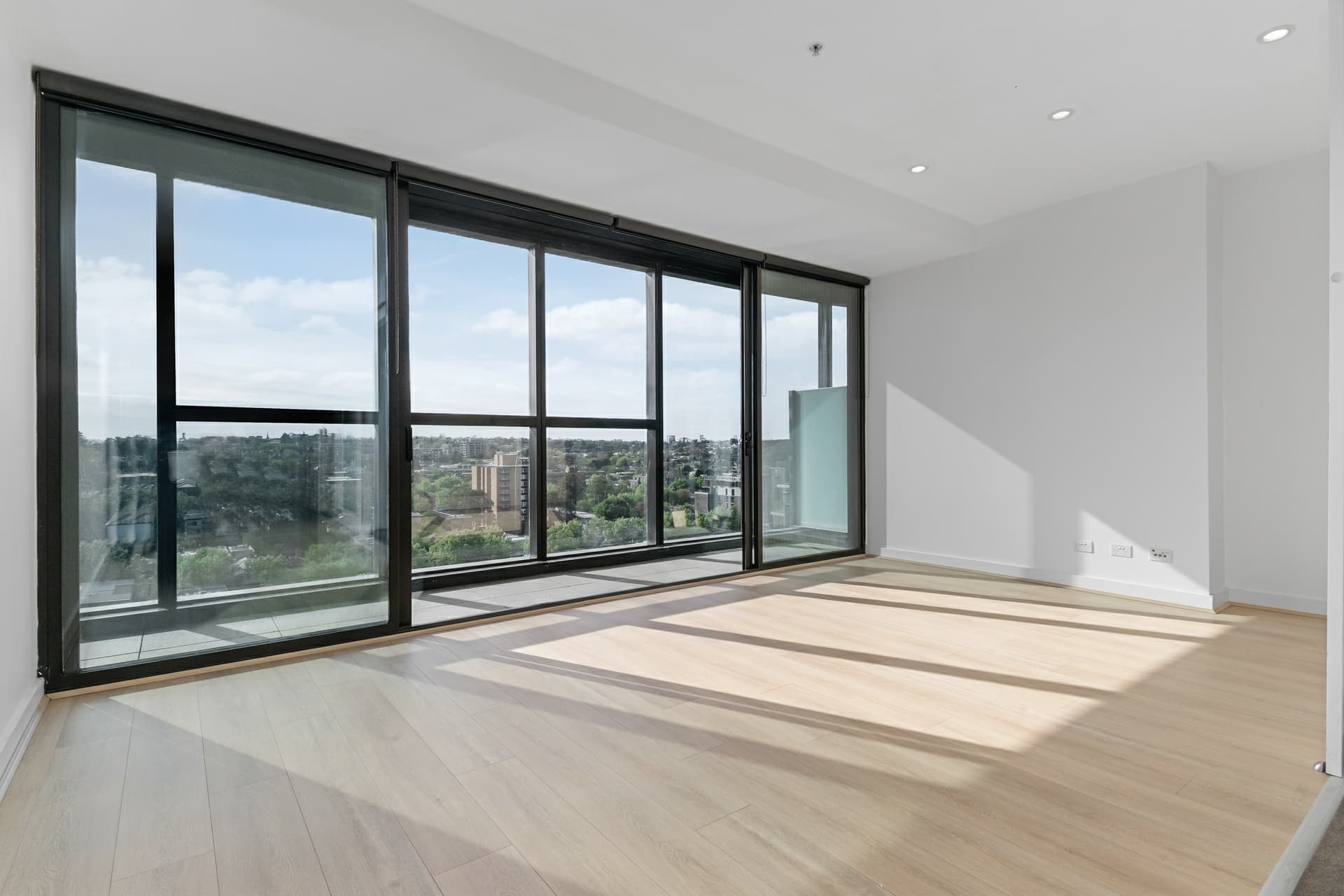919/35 Malcolm Street, South Yarra, South Yarra - Thumbnail 2