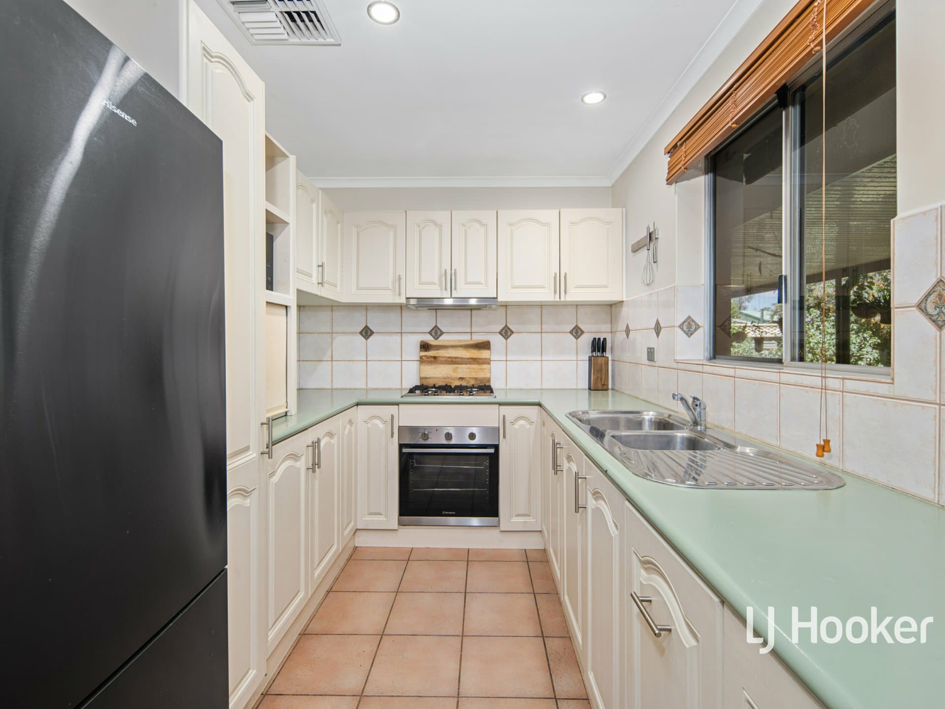 22 Abrahams Crescent, Braitling, Braitling - Thumbnail 5