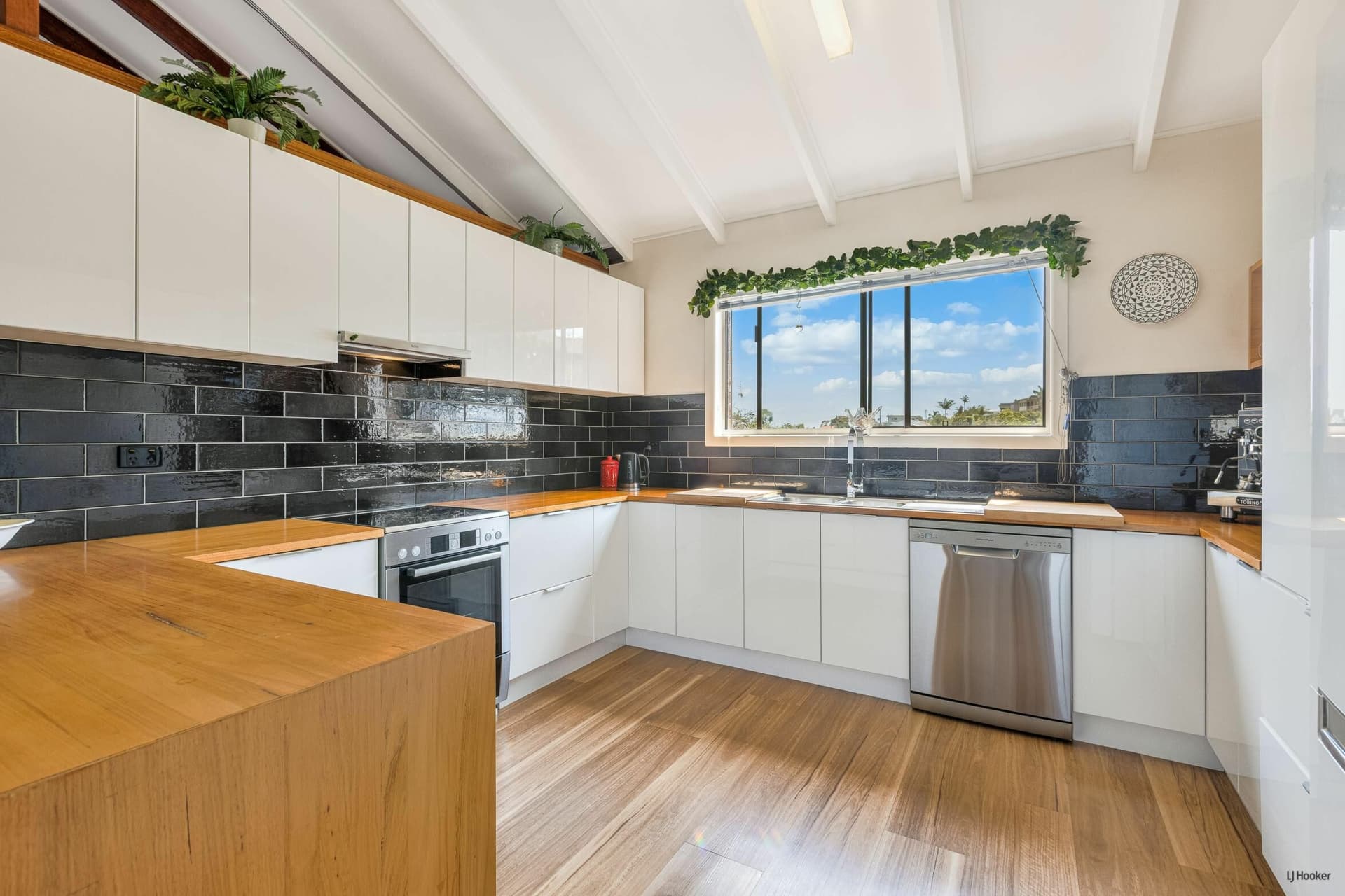 22 Widgee Avenue, Banora Point, Banora Point - Thumbnail 7