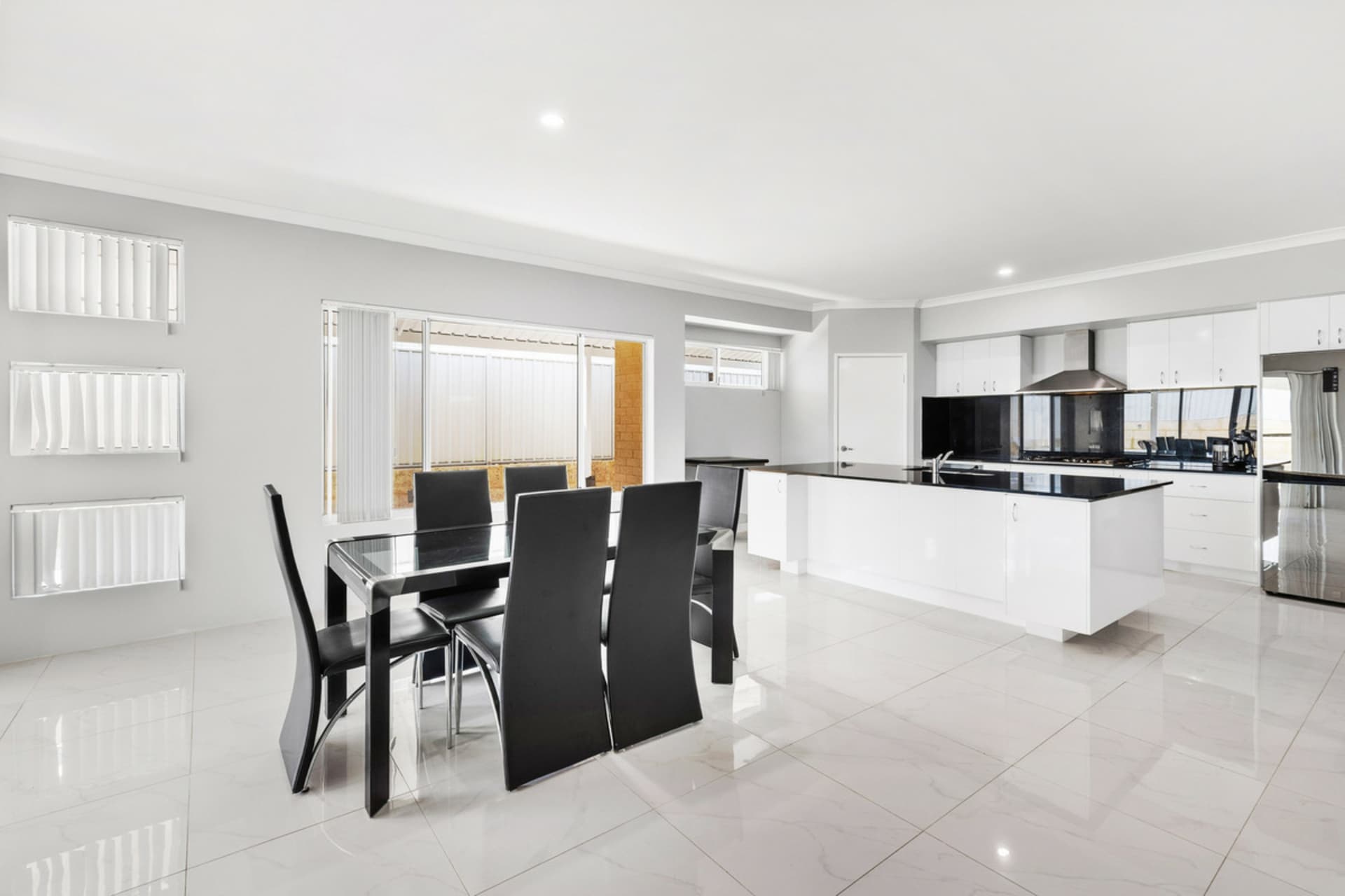 27 Kardan Drive, Yanchep, Yanchep - Thumbnail 3