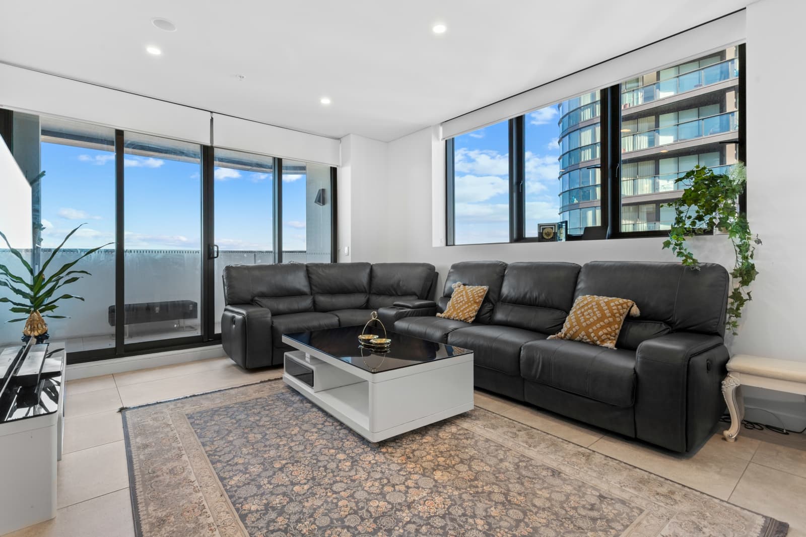 1703/20 Parkes Street,Harris Park, Harris Park - Thumbnail 3
