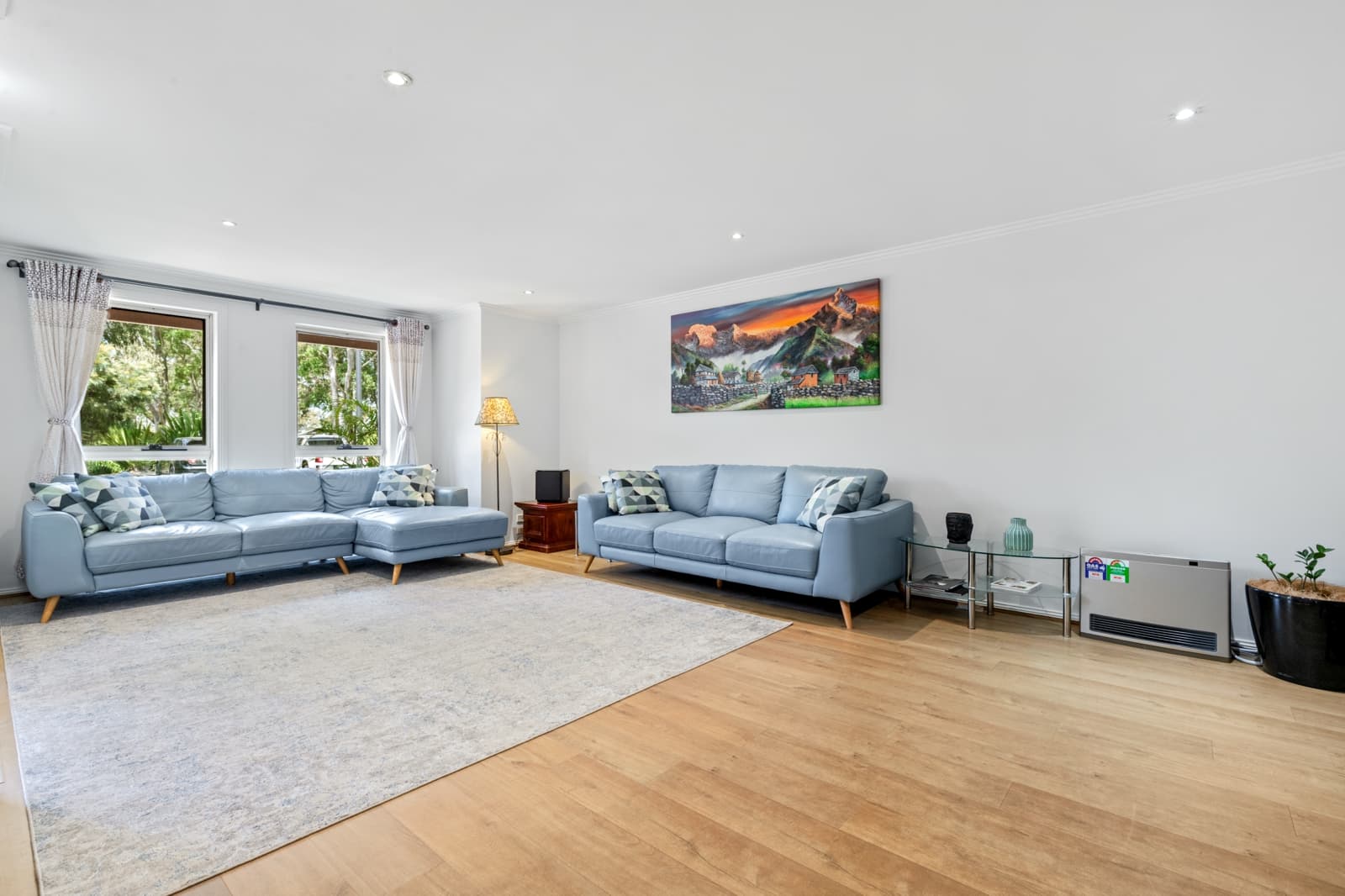 14 Governors Way,Oatlands, Oatlands - Thumbnail 2