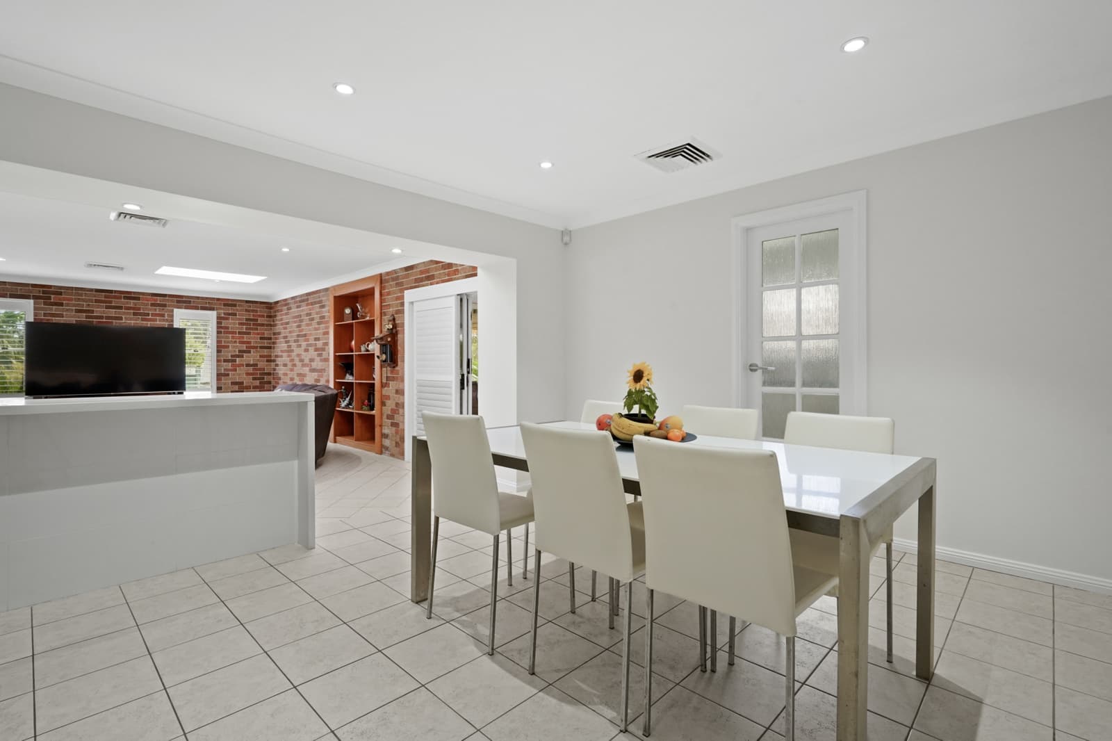 68 Rosina Crescent,Kings Langley, Kings Langley - Thumbnail 6