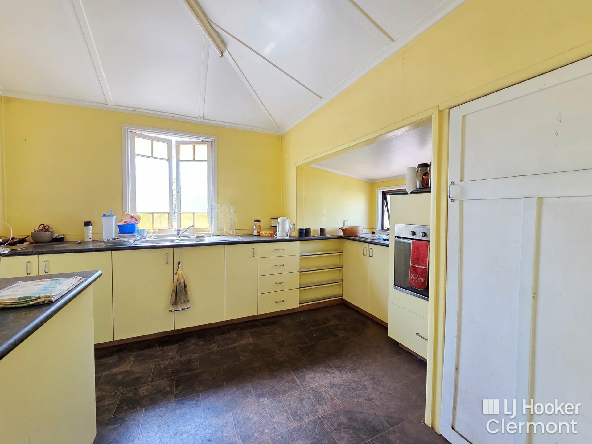 37 Haig Street, Clermont, Clermont - Thumbnail 5