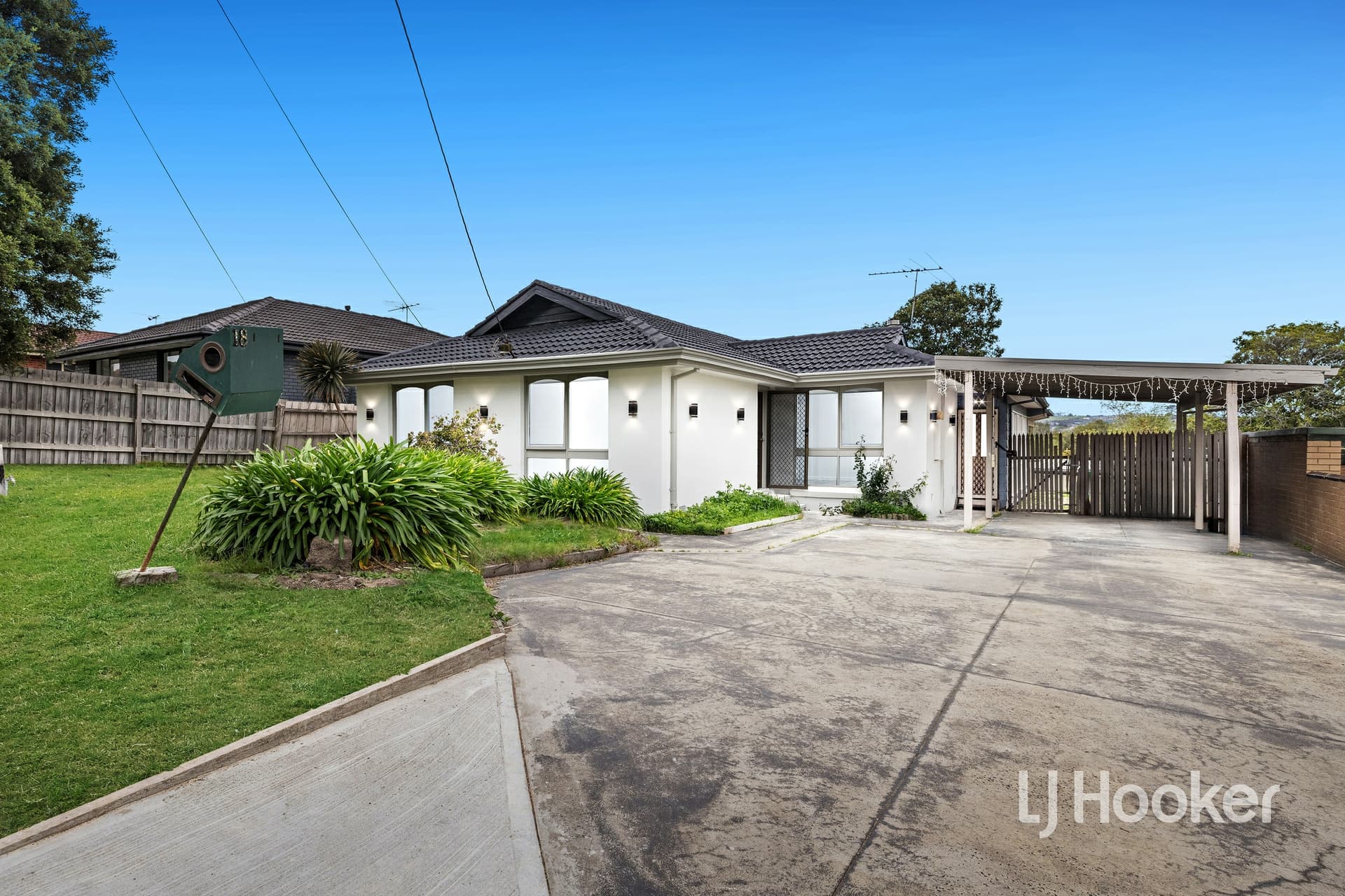 18 Mustang Avenue, Narre Warren, Narre Warren - Thumbnail 2