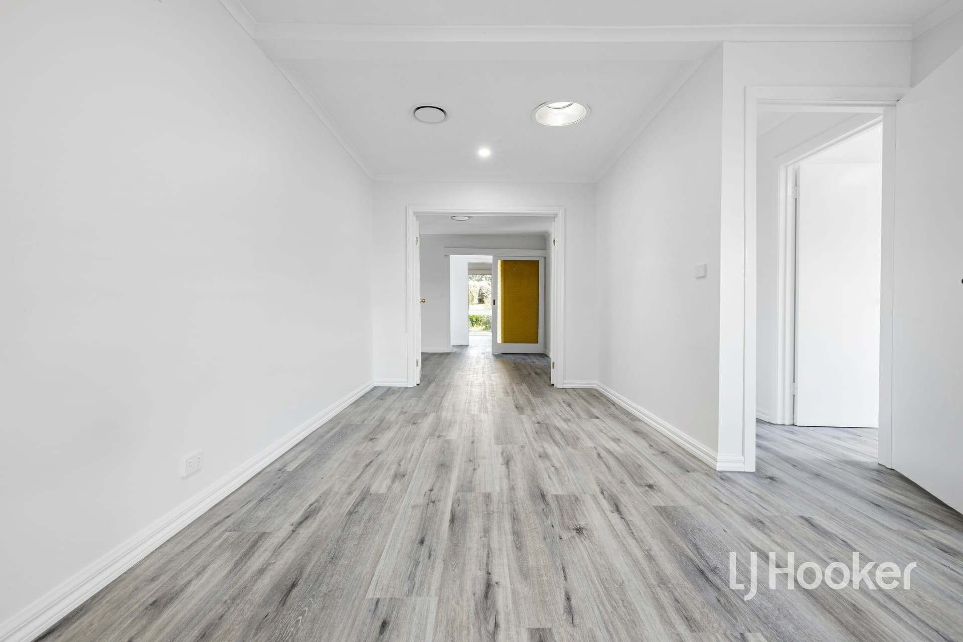 18 Mustang Avenue, Narre Warren, Narre Warren - Thumbnail 4