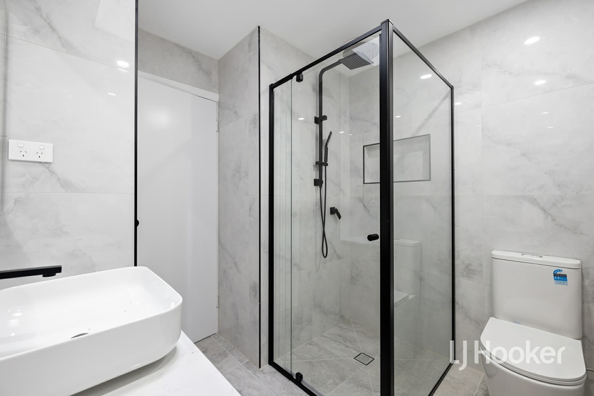 18 Mustang Avenue, Narre Warren, Narre Warren - Thumbnail 7