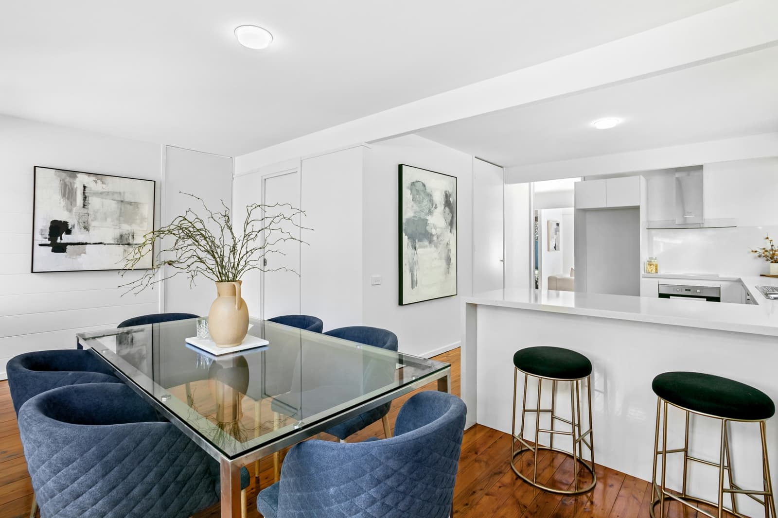 37 George Mobbs Drive, Castle Hill - Thumbnail 2