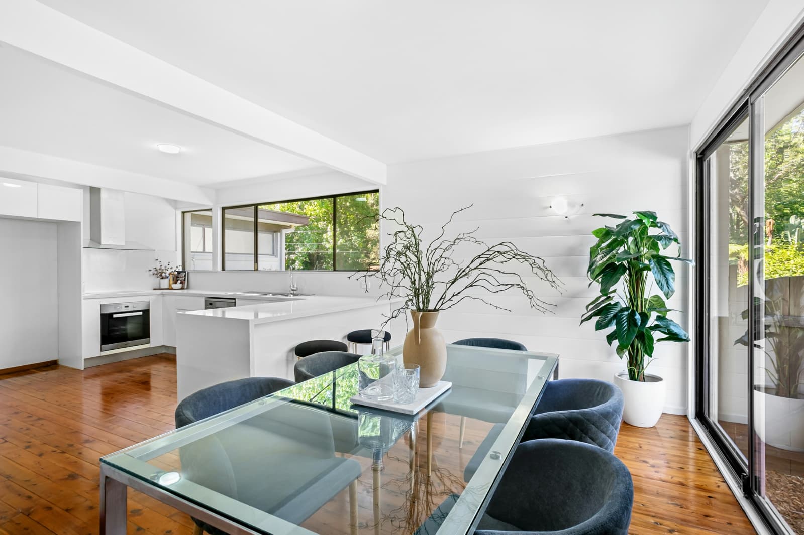 37 George Mobbs Drive, Castle Hill - Thumbnail 3