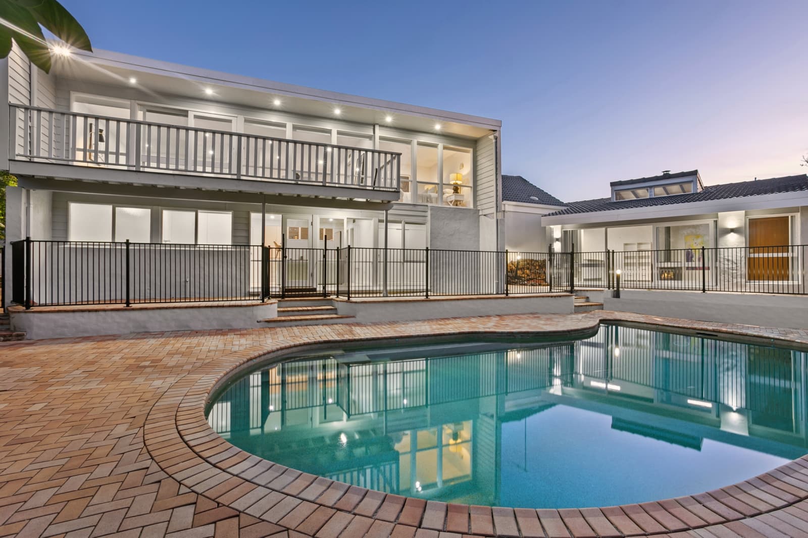 11 Lockhart Avenue,Castle Hill, Castle Hill - Thumbnail 2