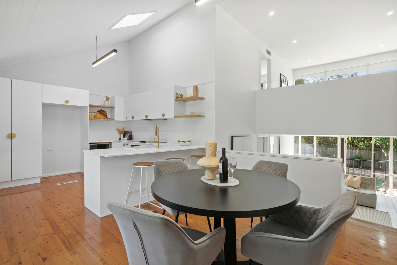 11 Lockhart Avenue,Castle Hill, Castle Hill - Thumbnail 4