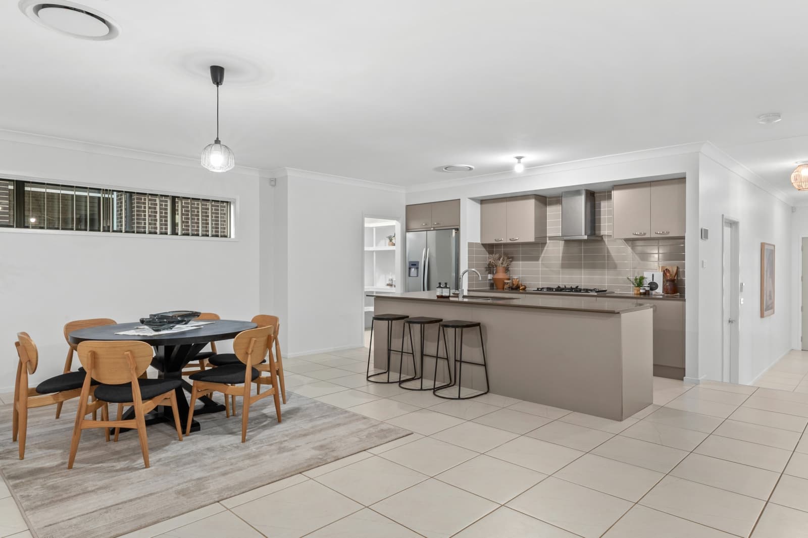 111 Hannaford Avenue,Box Hill, Box Hill - Thumbnail 3
