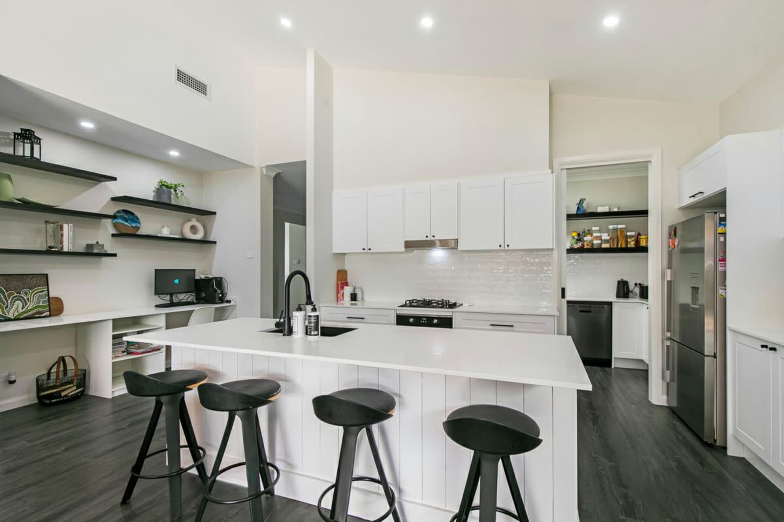 11 Tarcoola Drive,Gables, Gables - Thumbnail 5