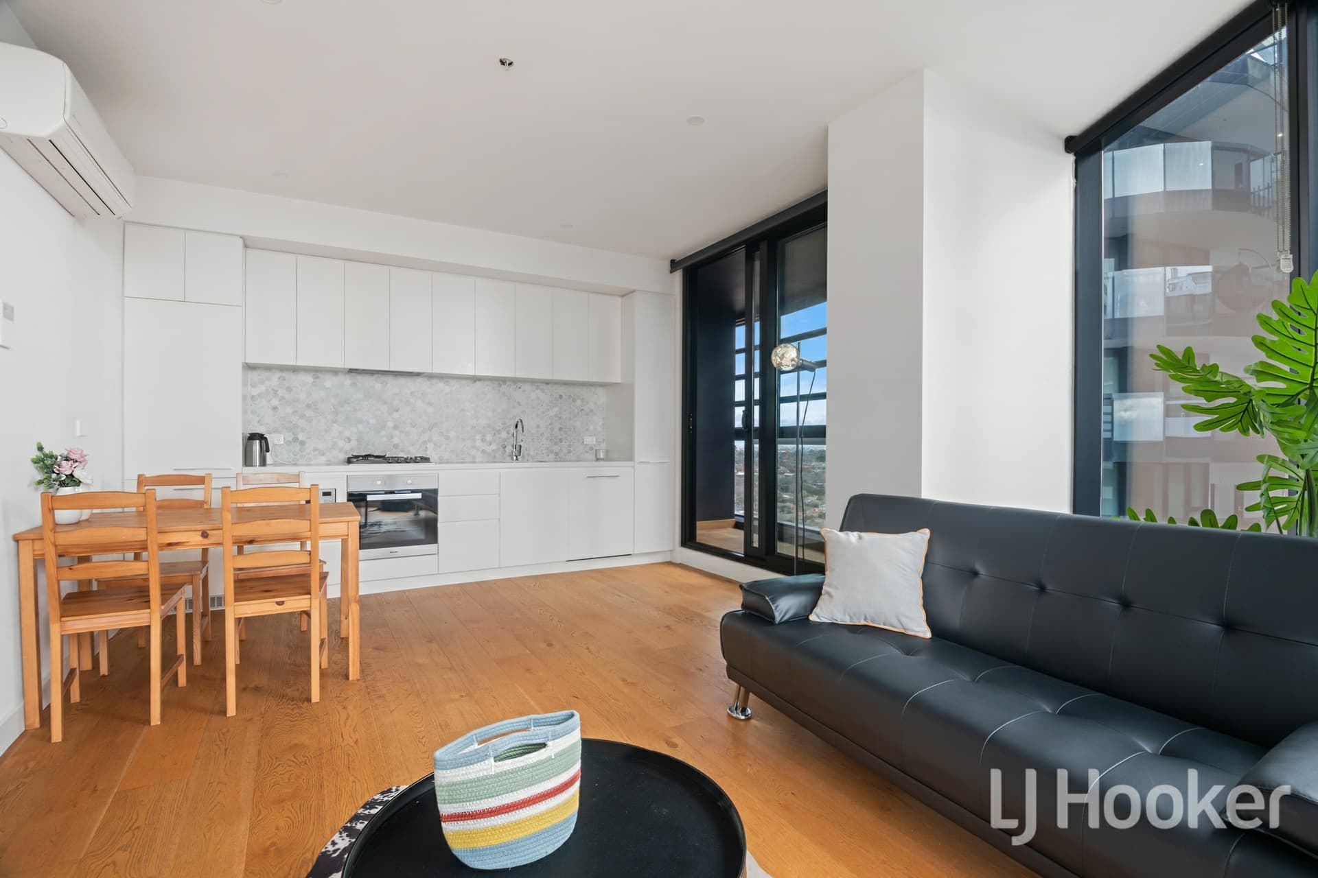 2301/850 Whitehorse Road, Box Hill, Box Hill - Thumbnail 3