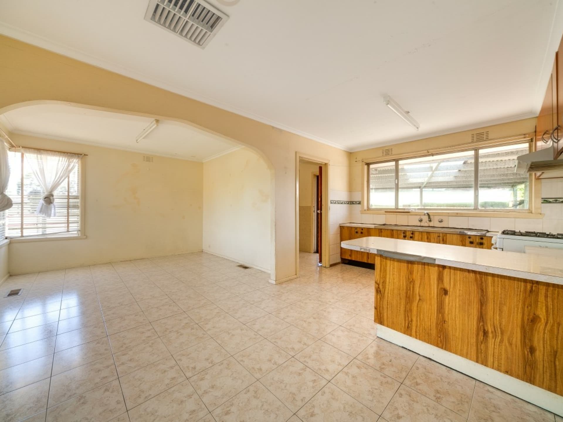 1 Kingsclere Avenue, Keysborough, Noble Park - Thumbnail 5