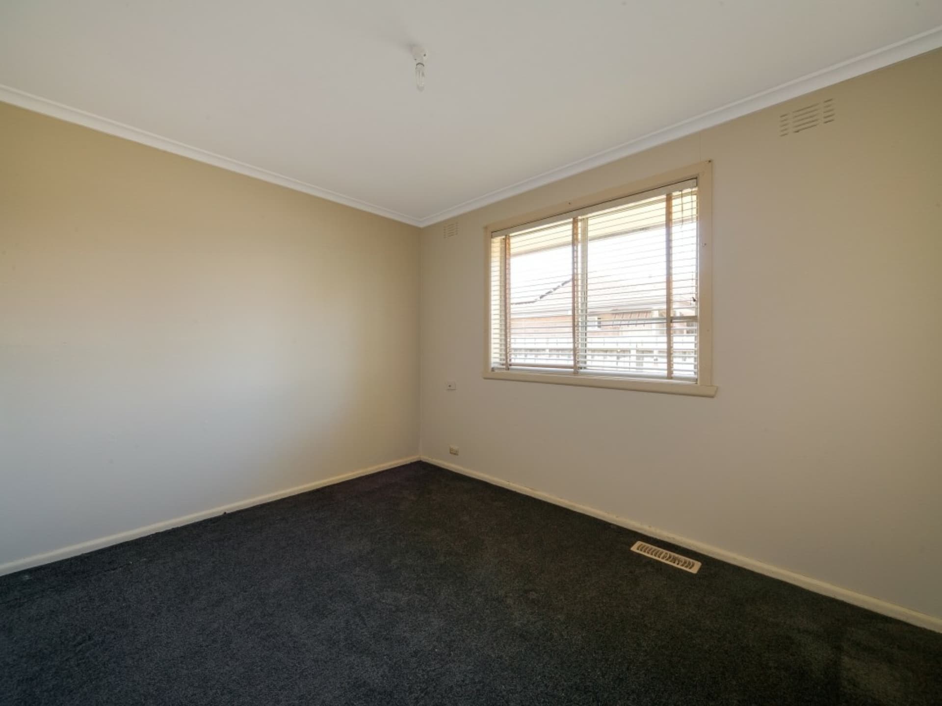 1 Kingsclere Avenue, Keysborough, Noble Park - Thumbnail 8