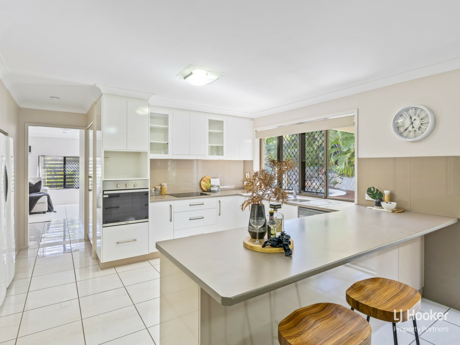 51 Coleman Crescent, Springwood, Springwood - Thumbnail 4