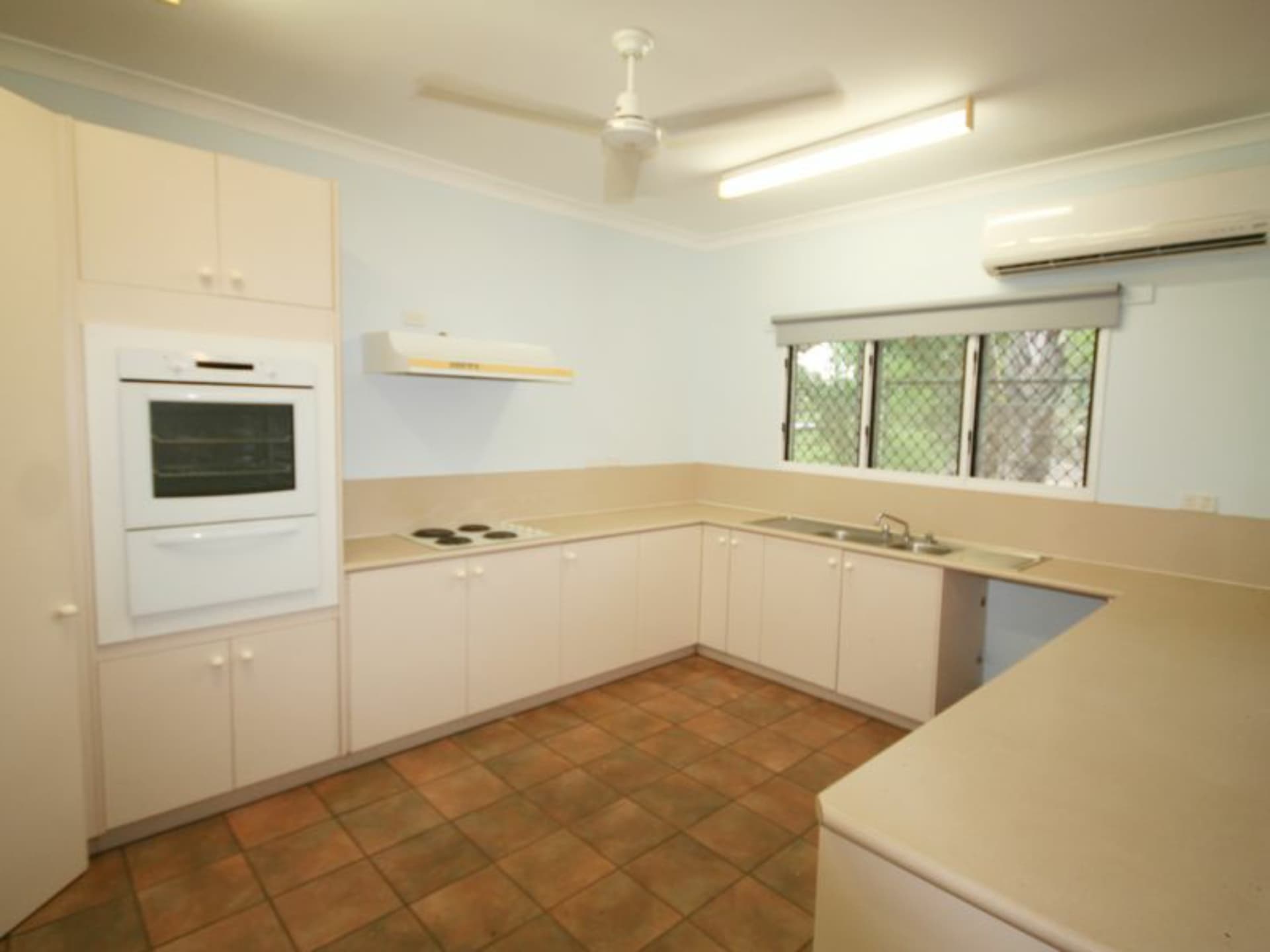 25 Glencoe Court, Katherine, Katherine - Thumbnail 2