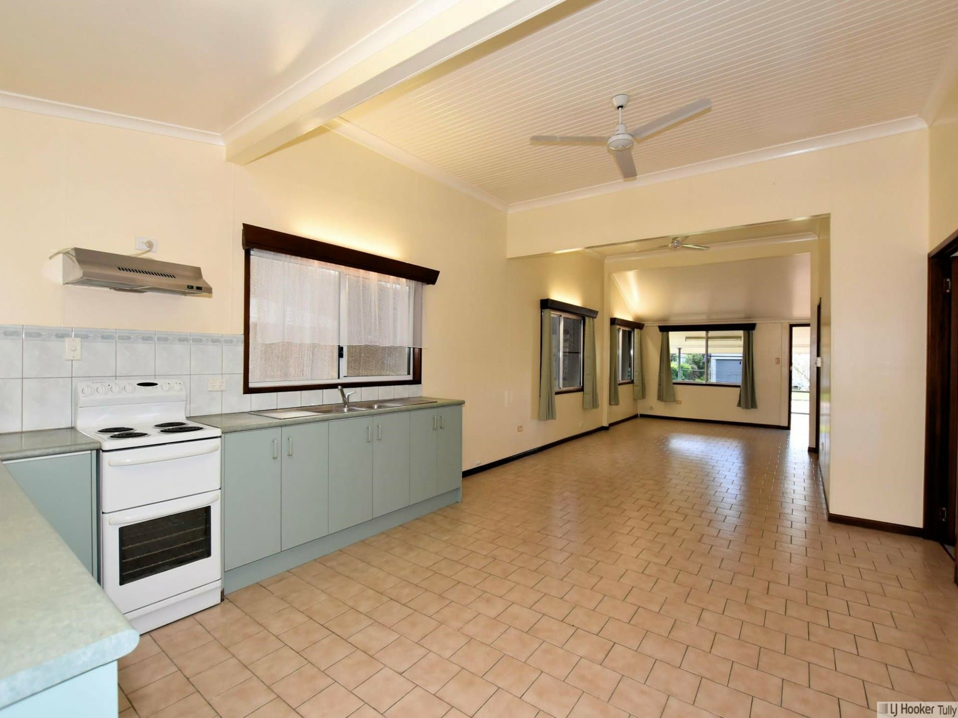27 Trower Street, Tully, Tully - Thumbnail 2