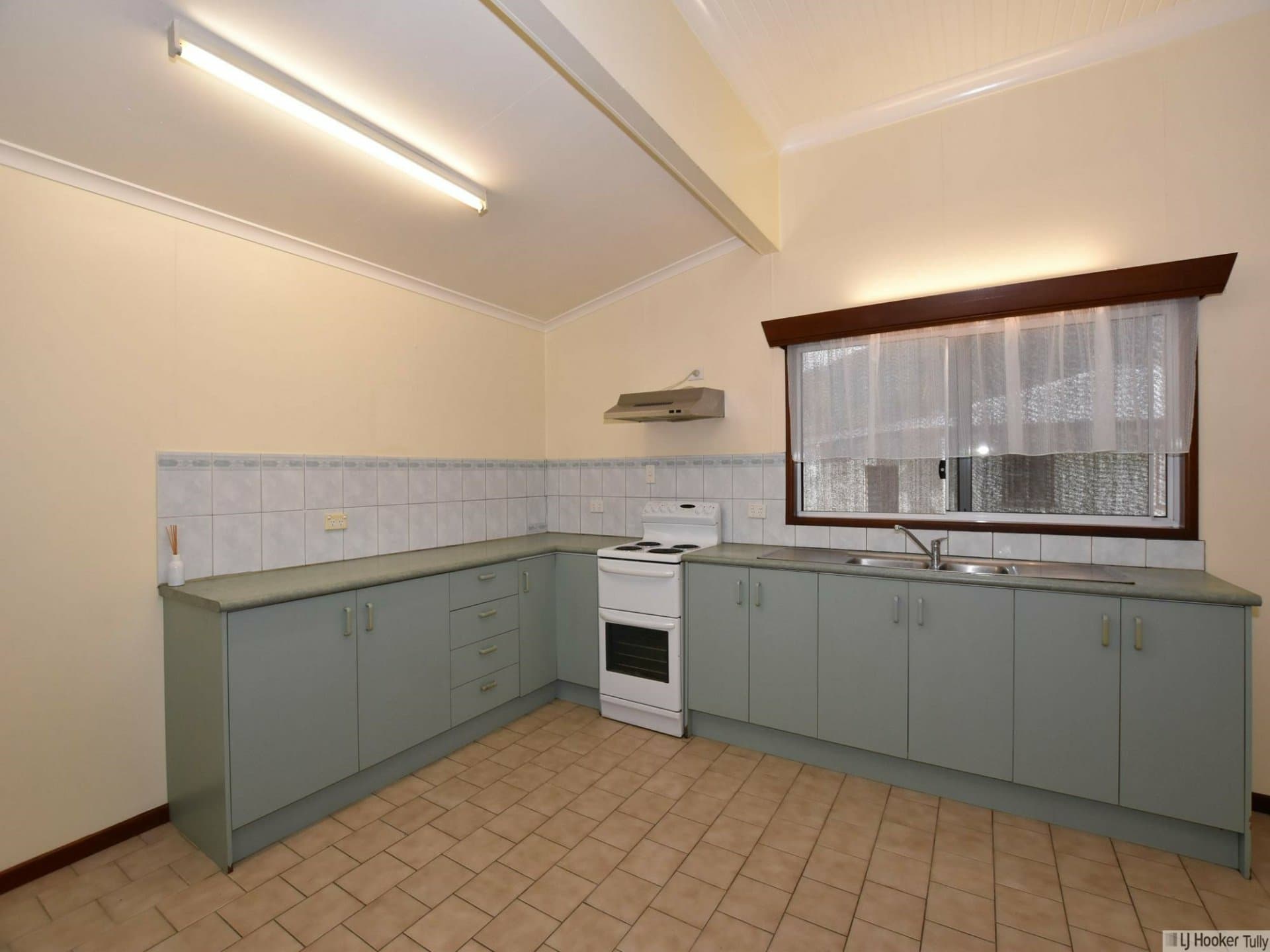 27 Trower Street, Tully, Tully - Thumbnail 6