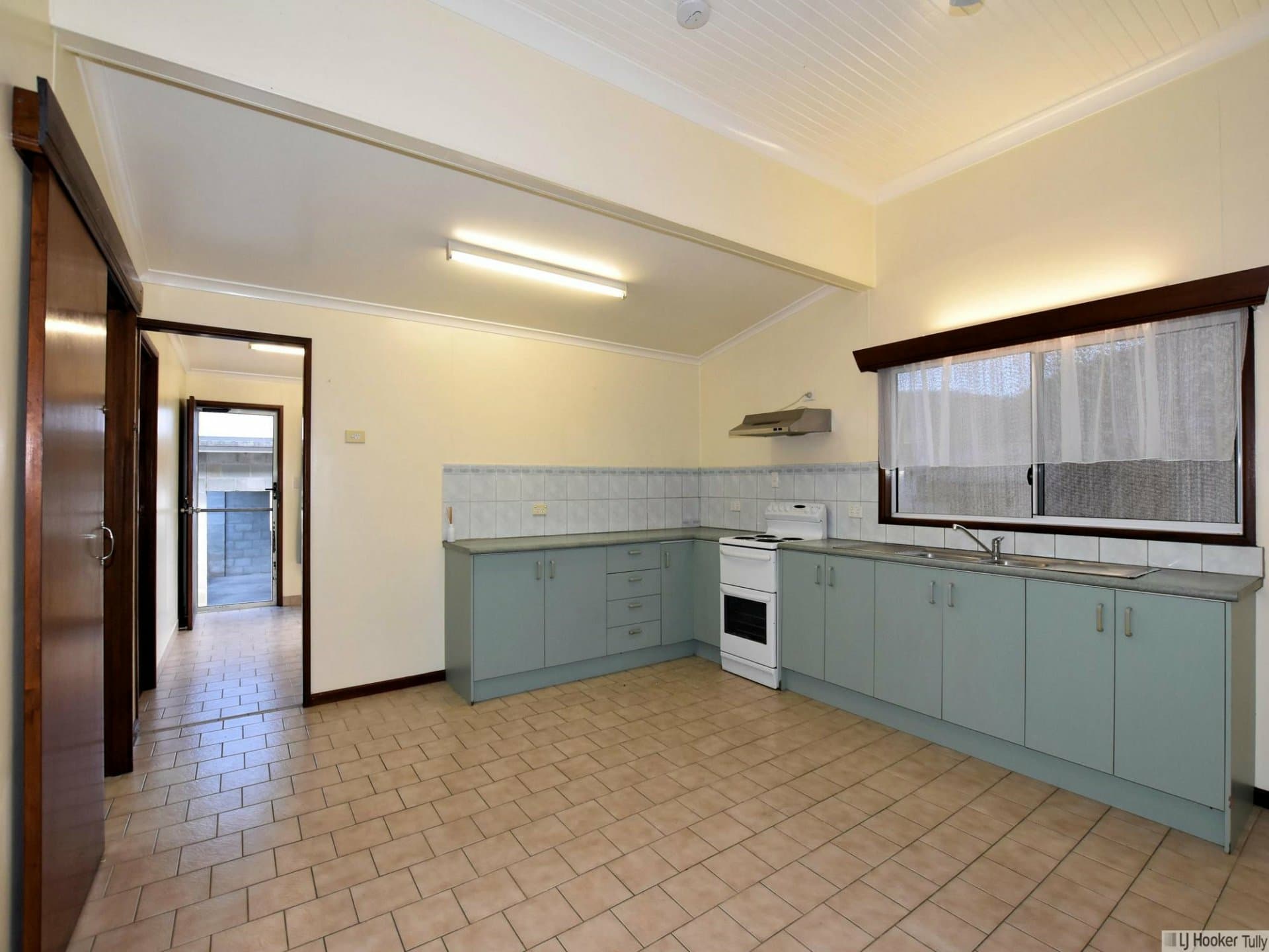 27 Trower Street, Tully, Tully - Thumbnail 7