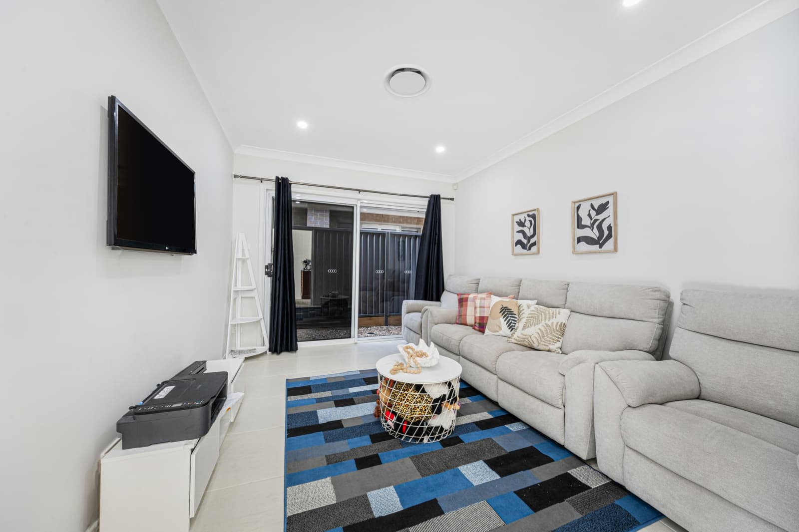 16 Whyalla Street,Jordan Springs, Jordan Springs - Thumbnail 2