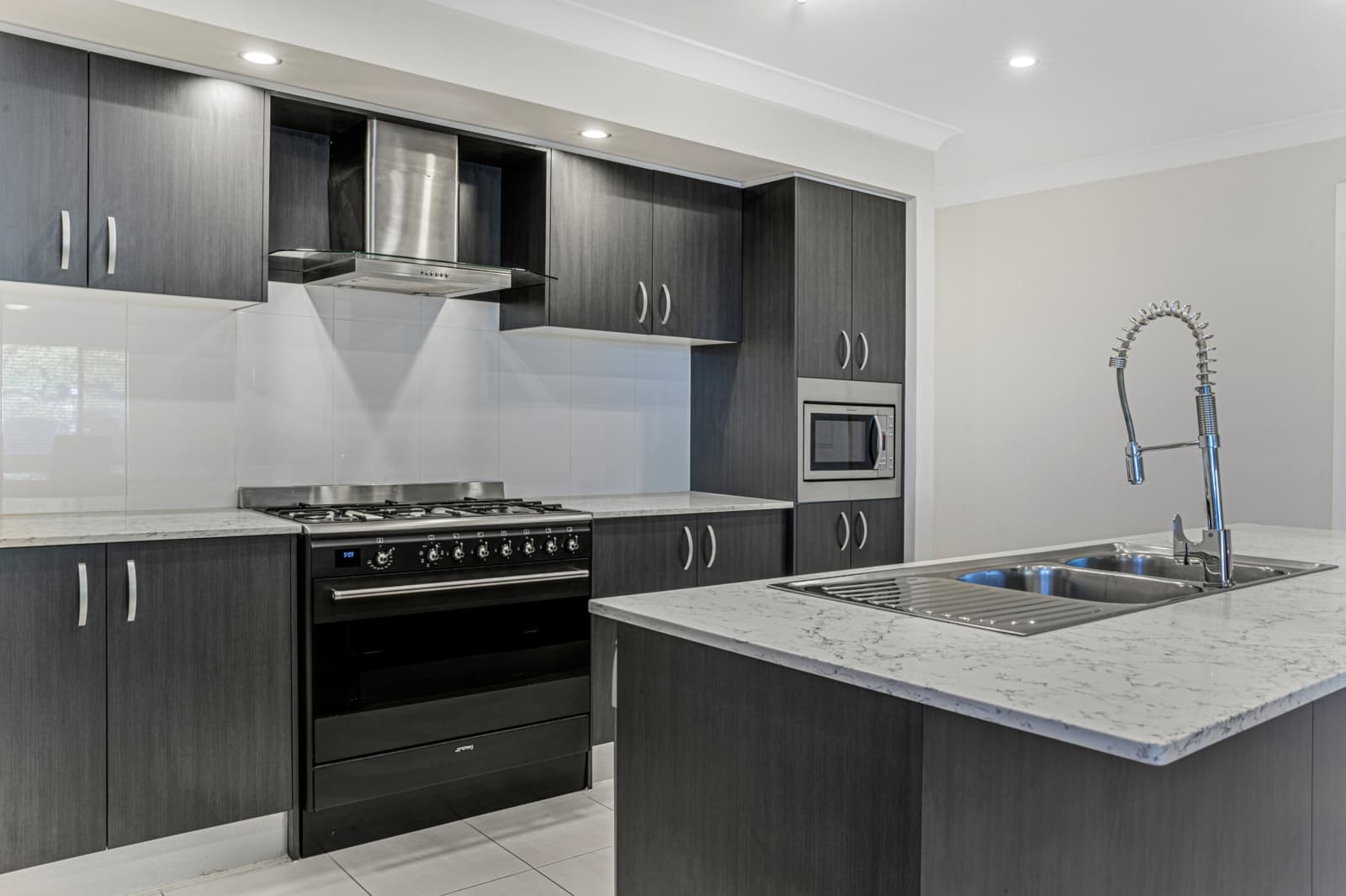 18 Bowral Grove,Jordan Springs, Jordan Springs - Thumbnail 3