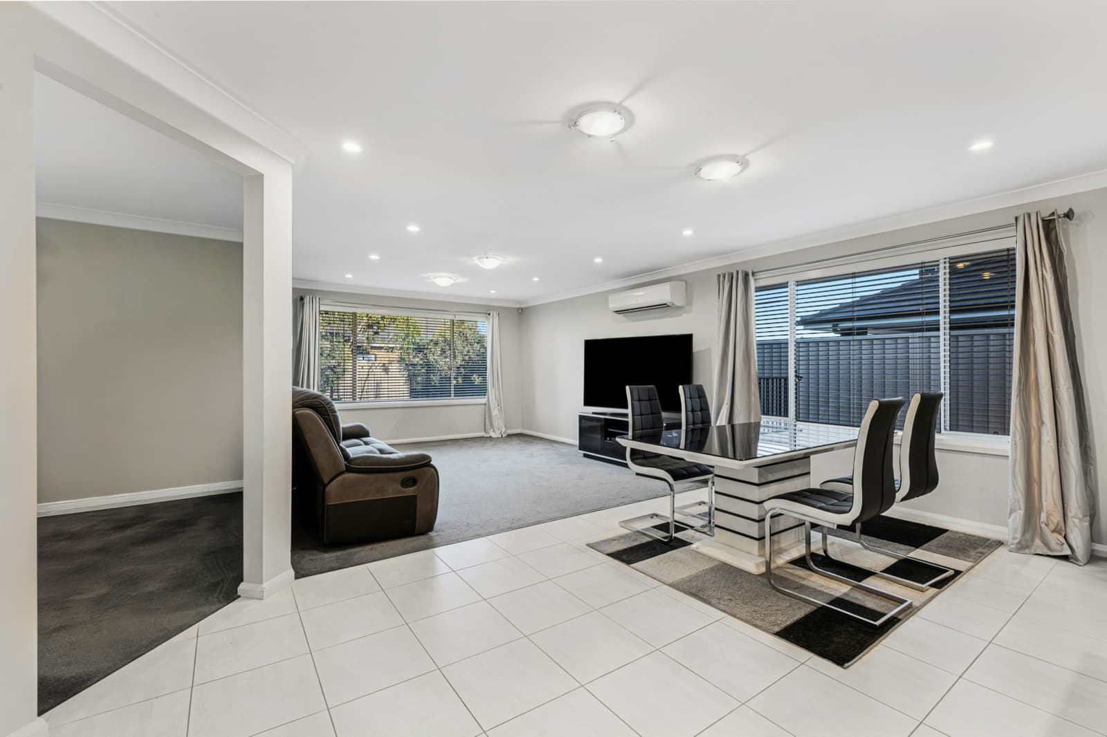 18 Bowral Grove,Jordan Springs, Jordan Springs - Thumbnail 4
