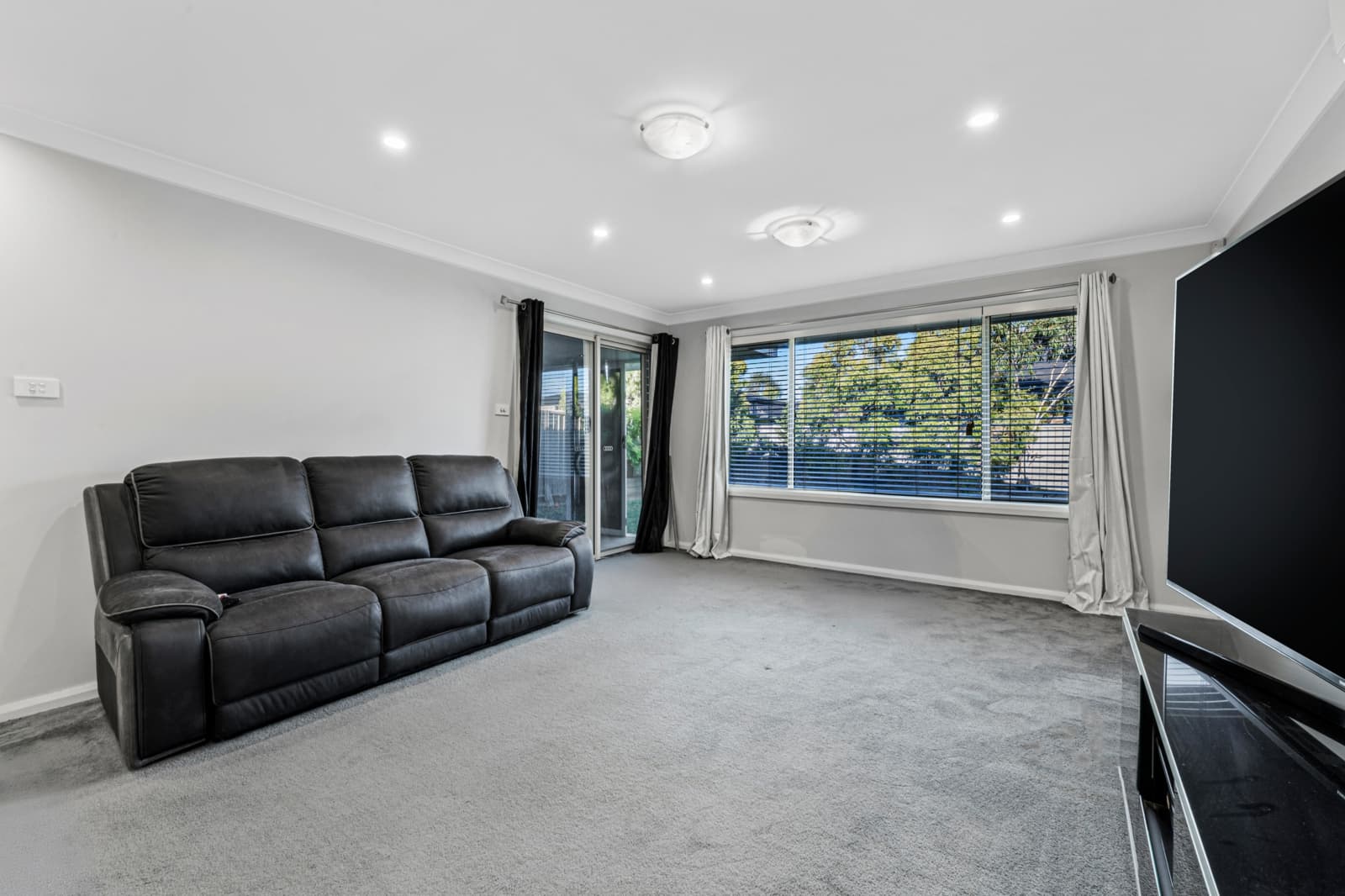18 Bowral Grove,Jordan Springs, Jordan Springs - Thumbnail 5