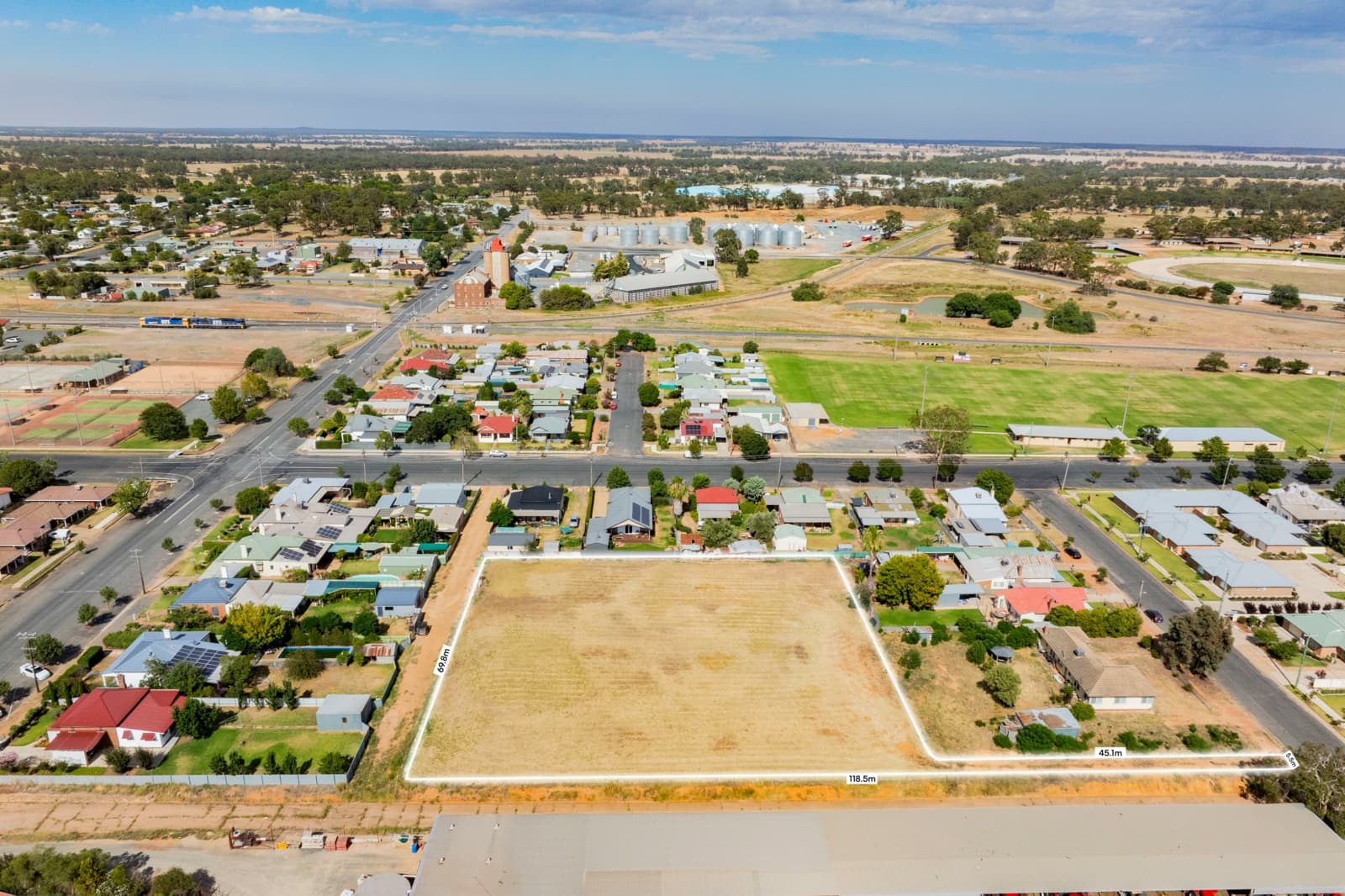 88 Grey Street,Temora, Temora - Thumbnail 2
