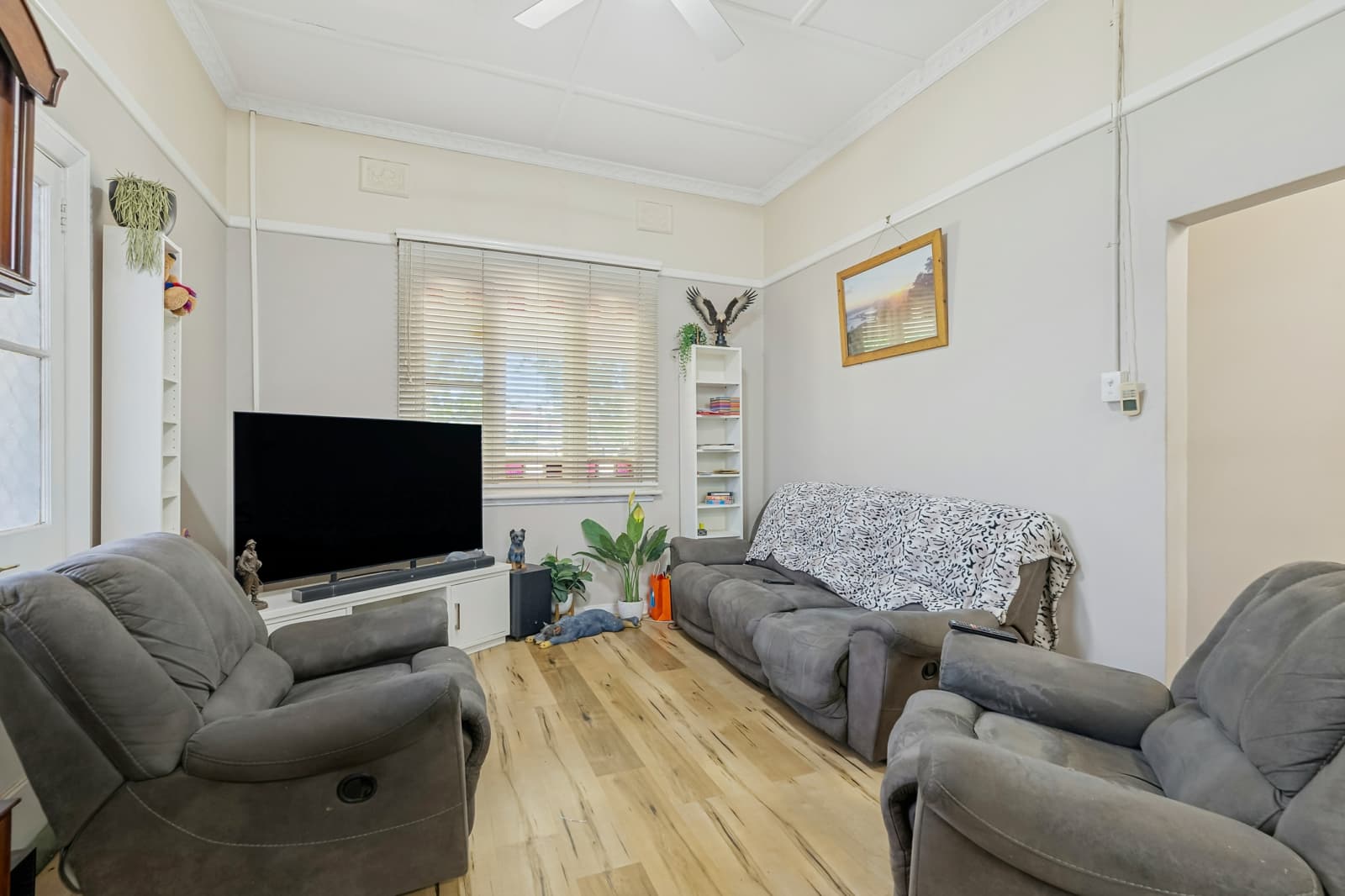 74 Larmer Street,Narrandera, Narrandera - Thumbnail 3